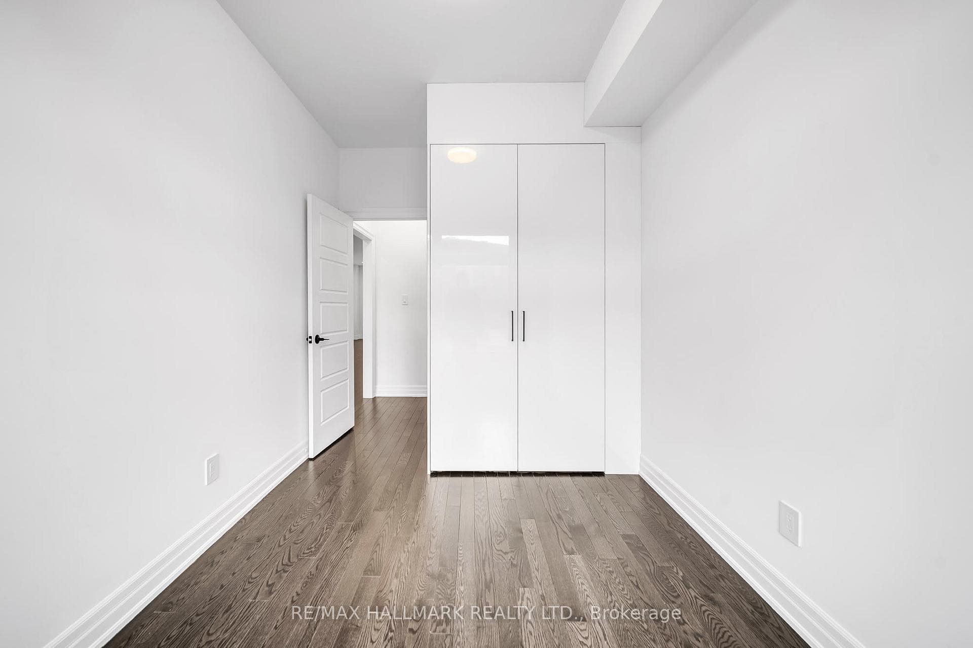 52 Allure Street photo 26