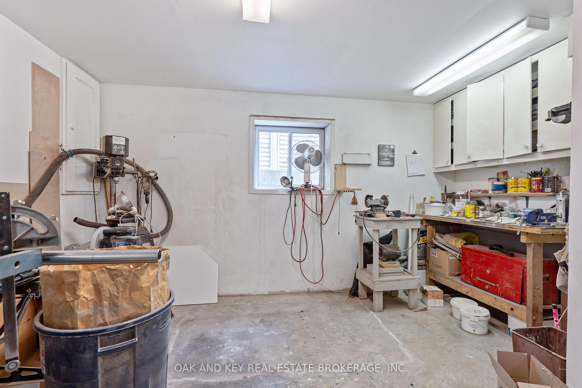 Separate entry from backyard to this room