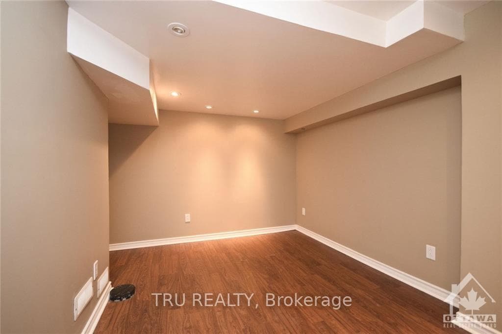 68 GRAMMERCY Place photo 16