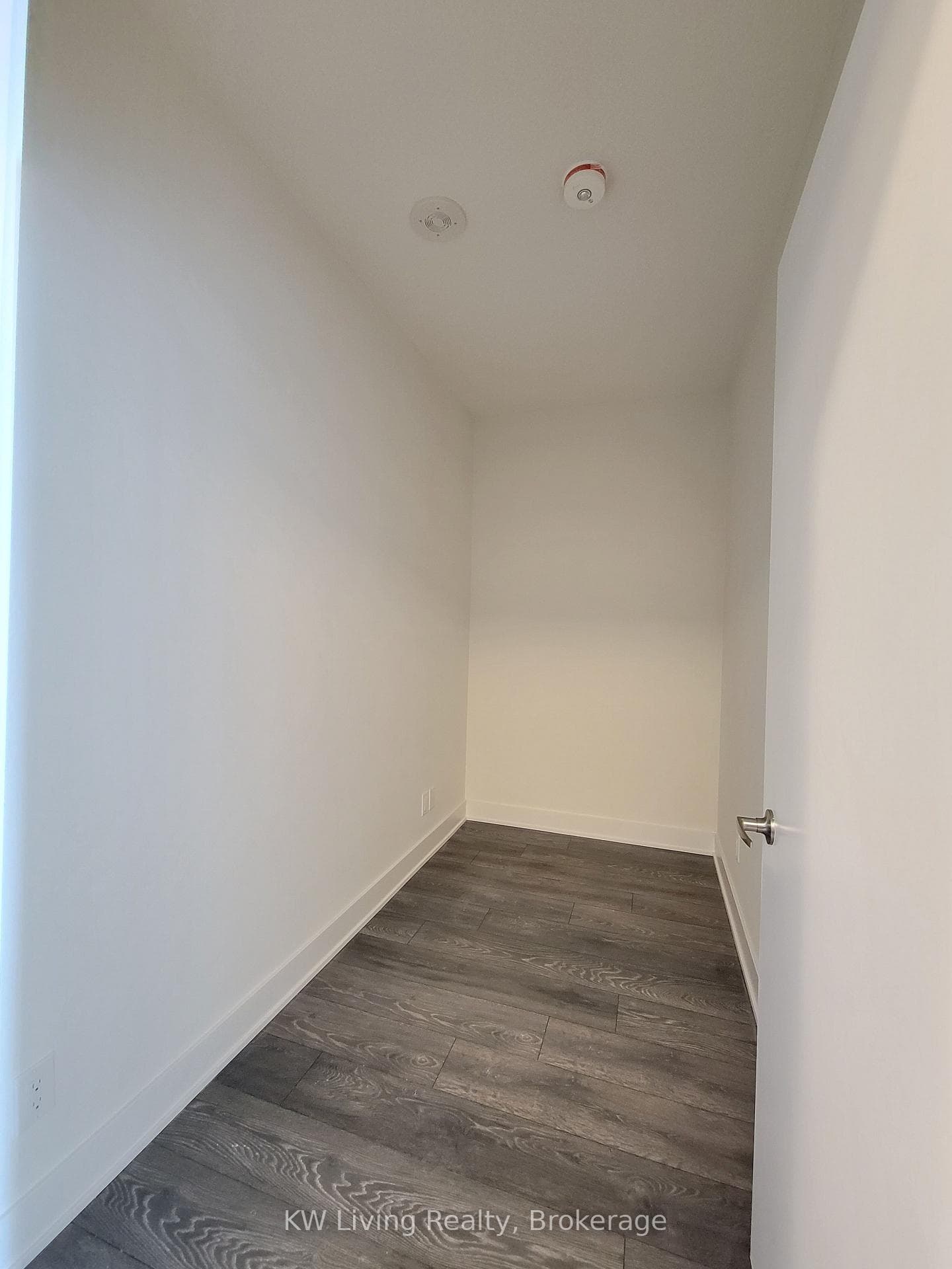 188 Fairview Mall Drive Unit 317 photo 2