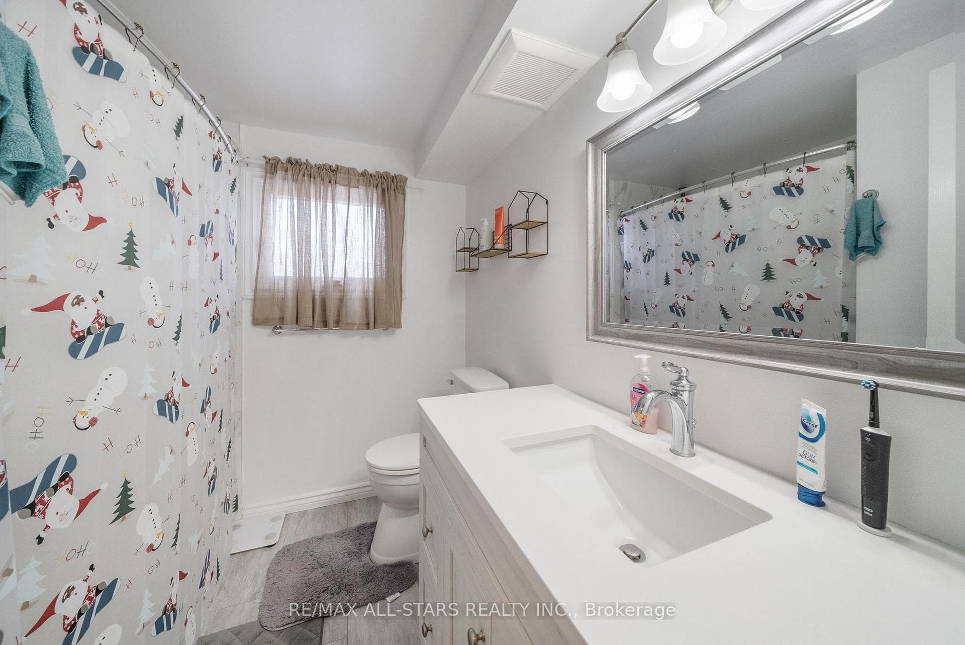 386 Bigelow Street photo 22