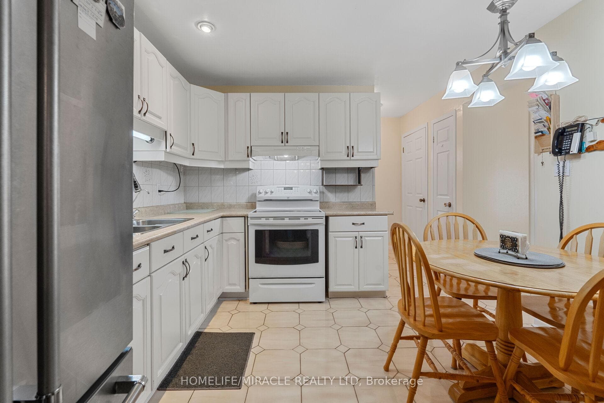 Family size kitchen