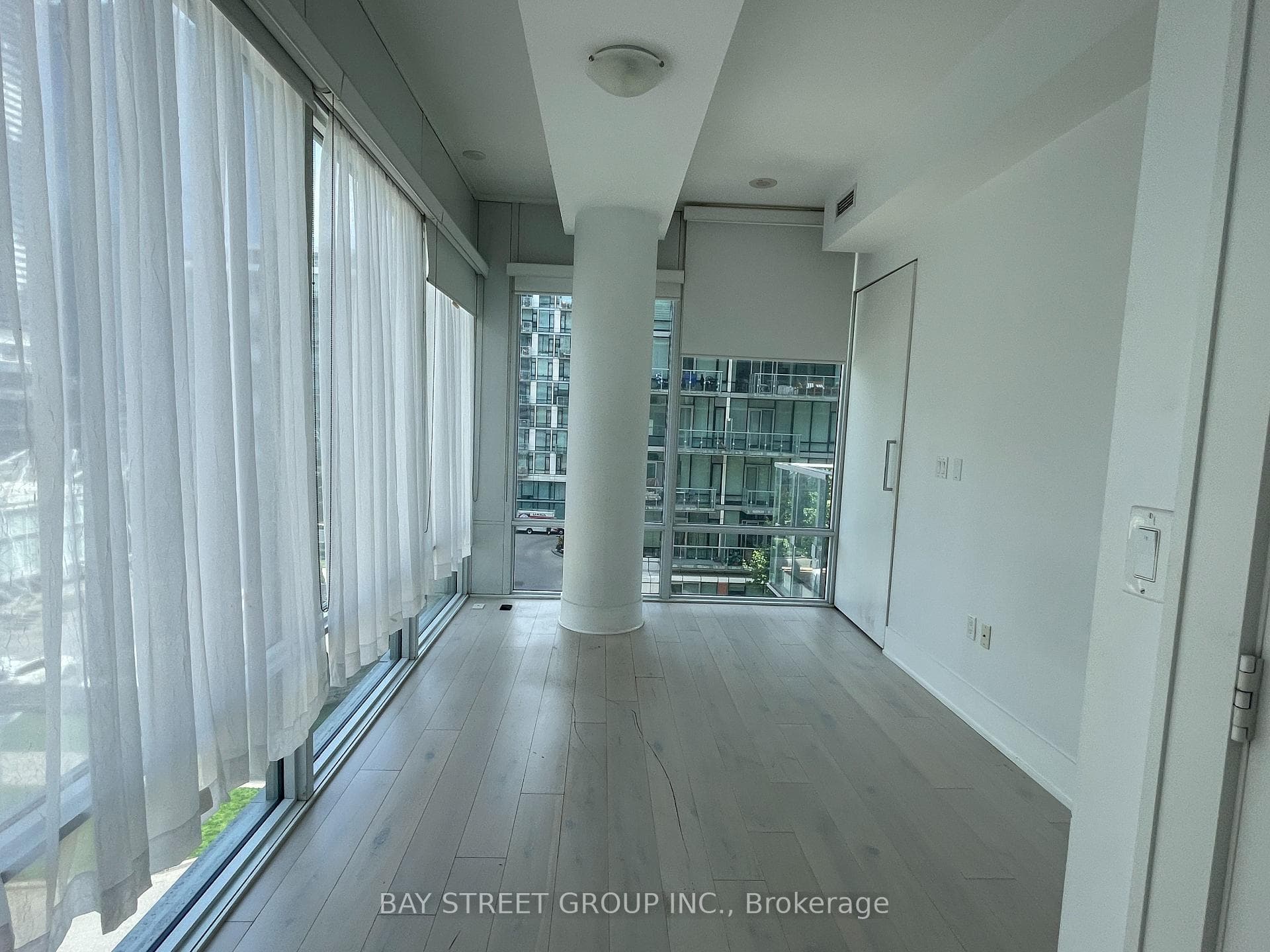 29 Queens Quay Unit 523 photo 15