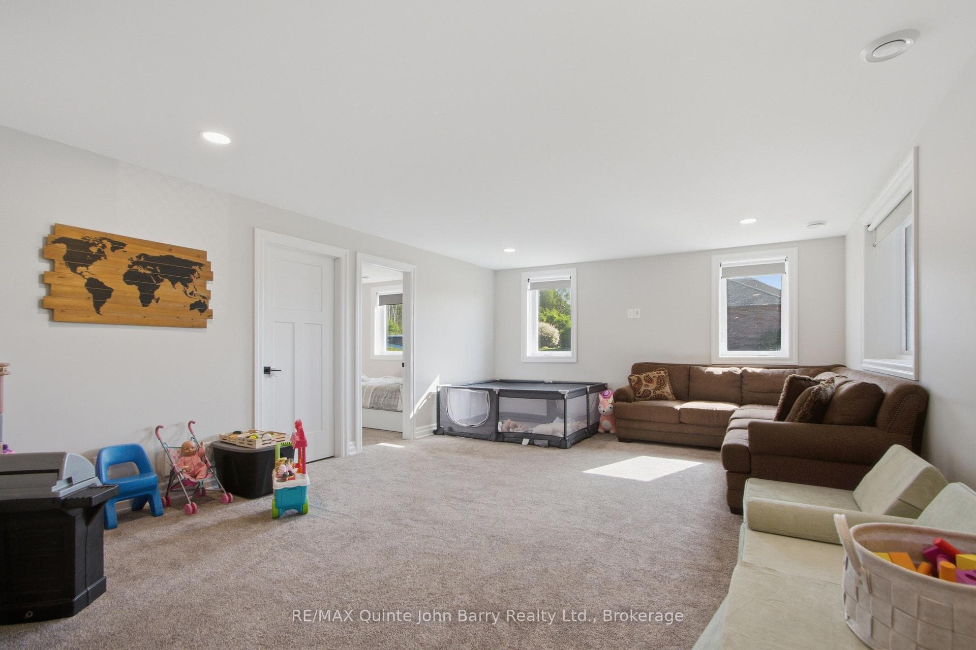 8 Tackaberry Drive photo 23