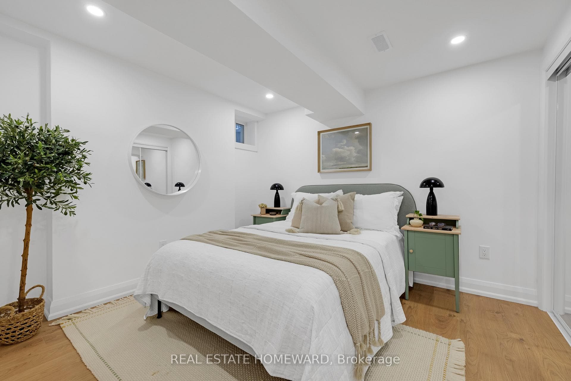 173 Langley Avenue photo 29