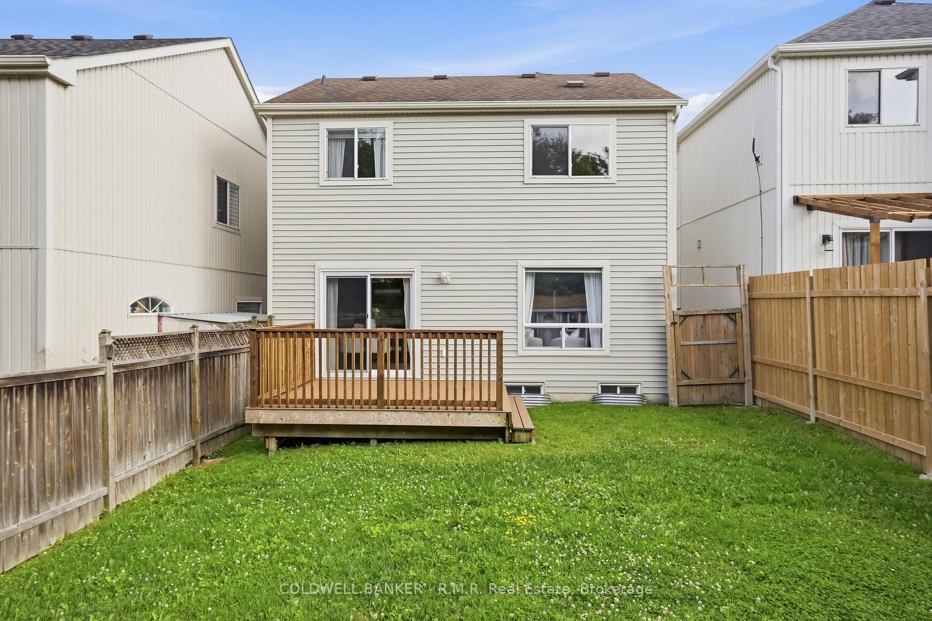 1244 Ashgrove Crescent photo 44