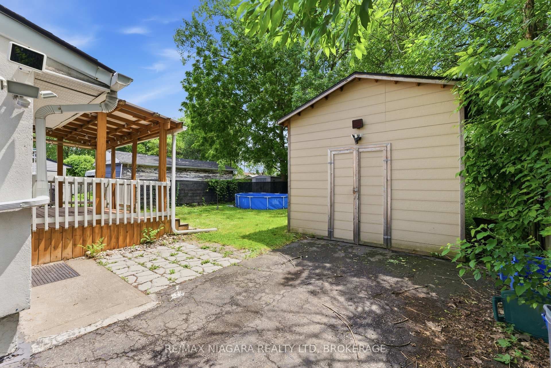 412 Welland Avenue photo 28