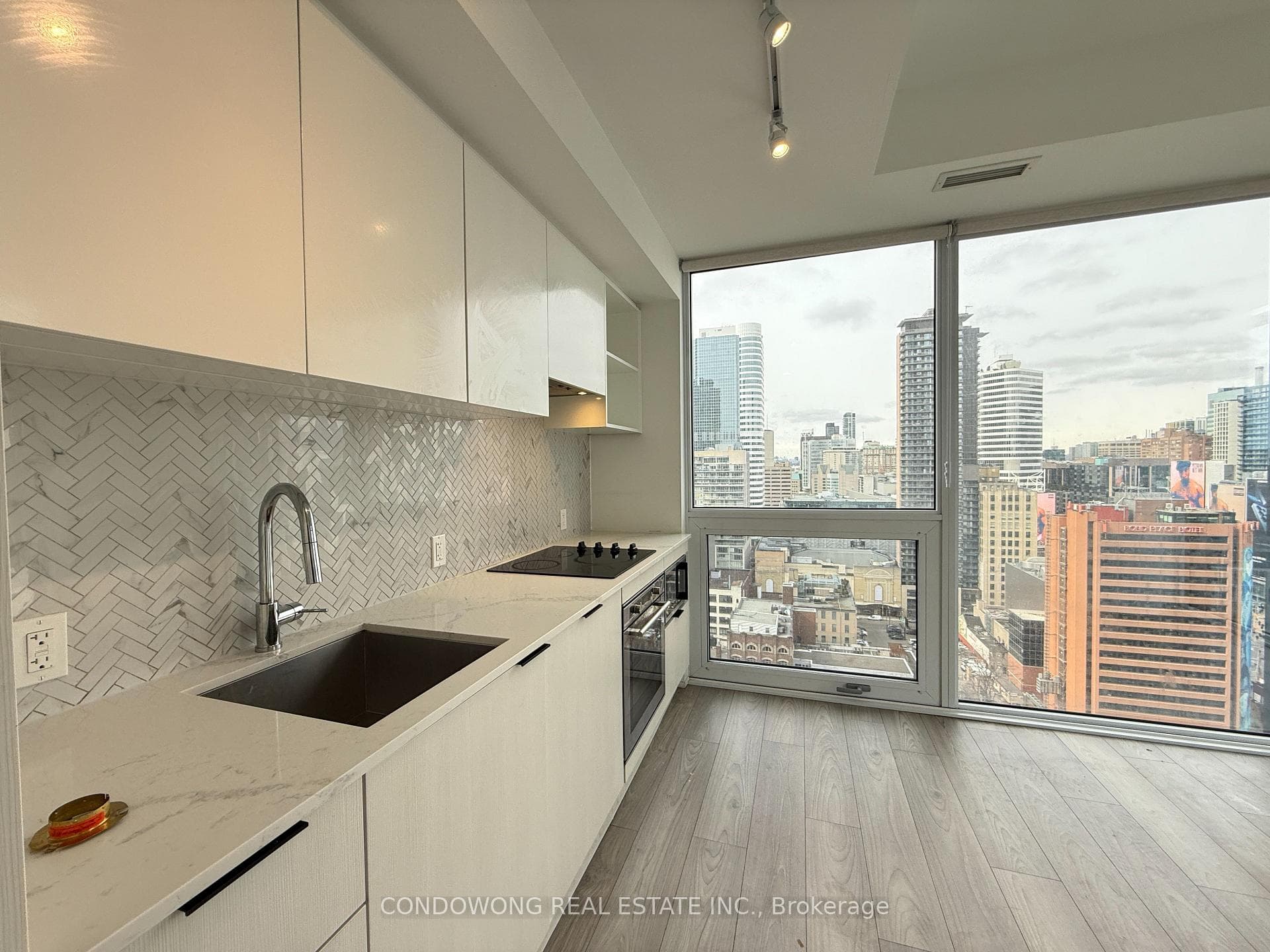 82 Dalhousie Street Unit 2512 photo 5