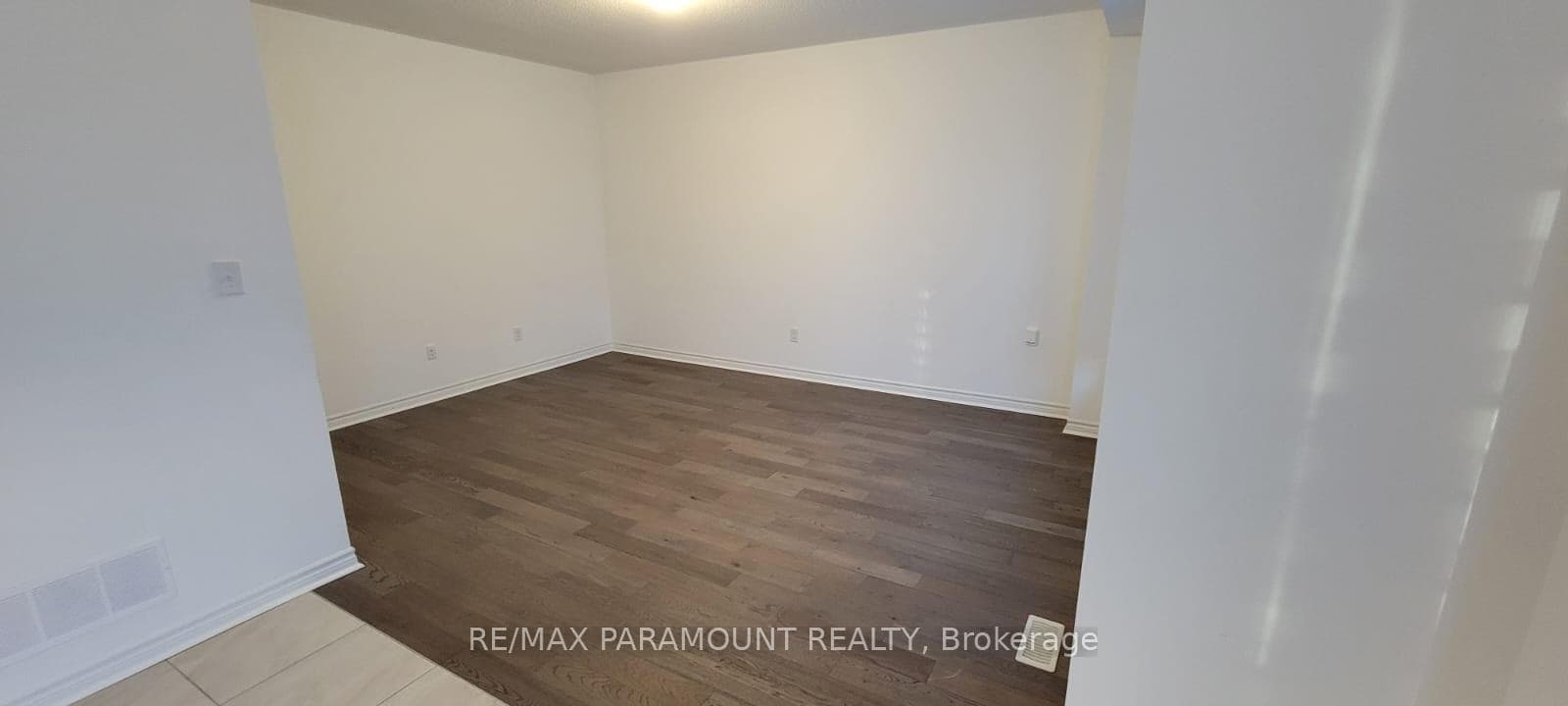 32 Kirby Avenue photo 4