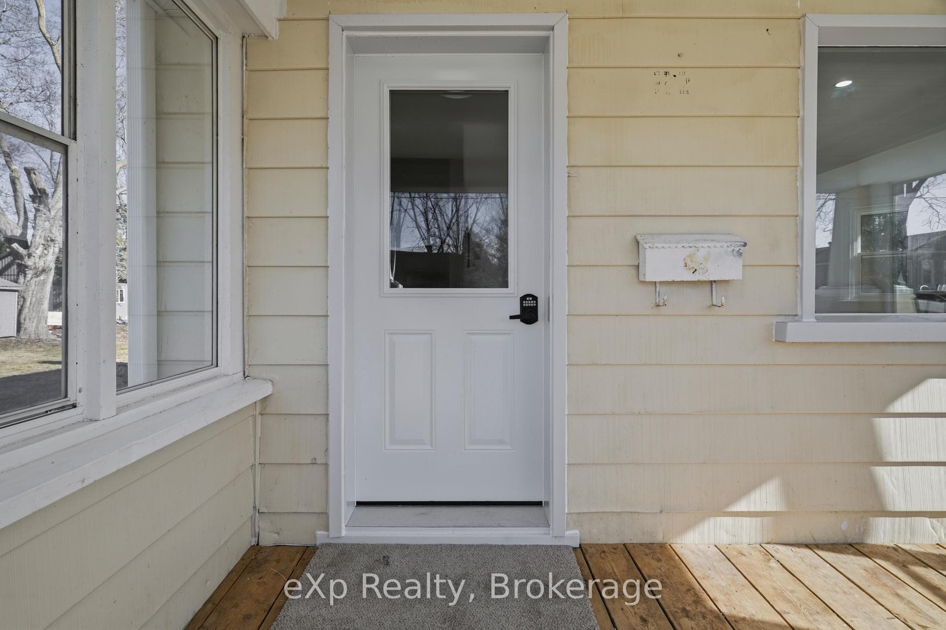 192 William Street photo 3