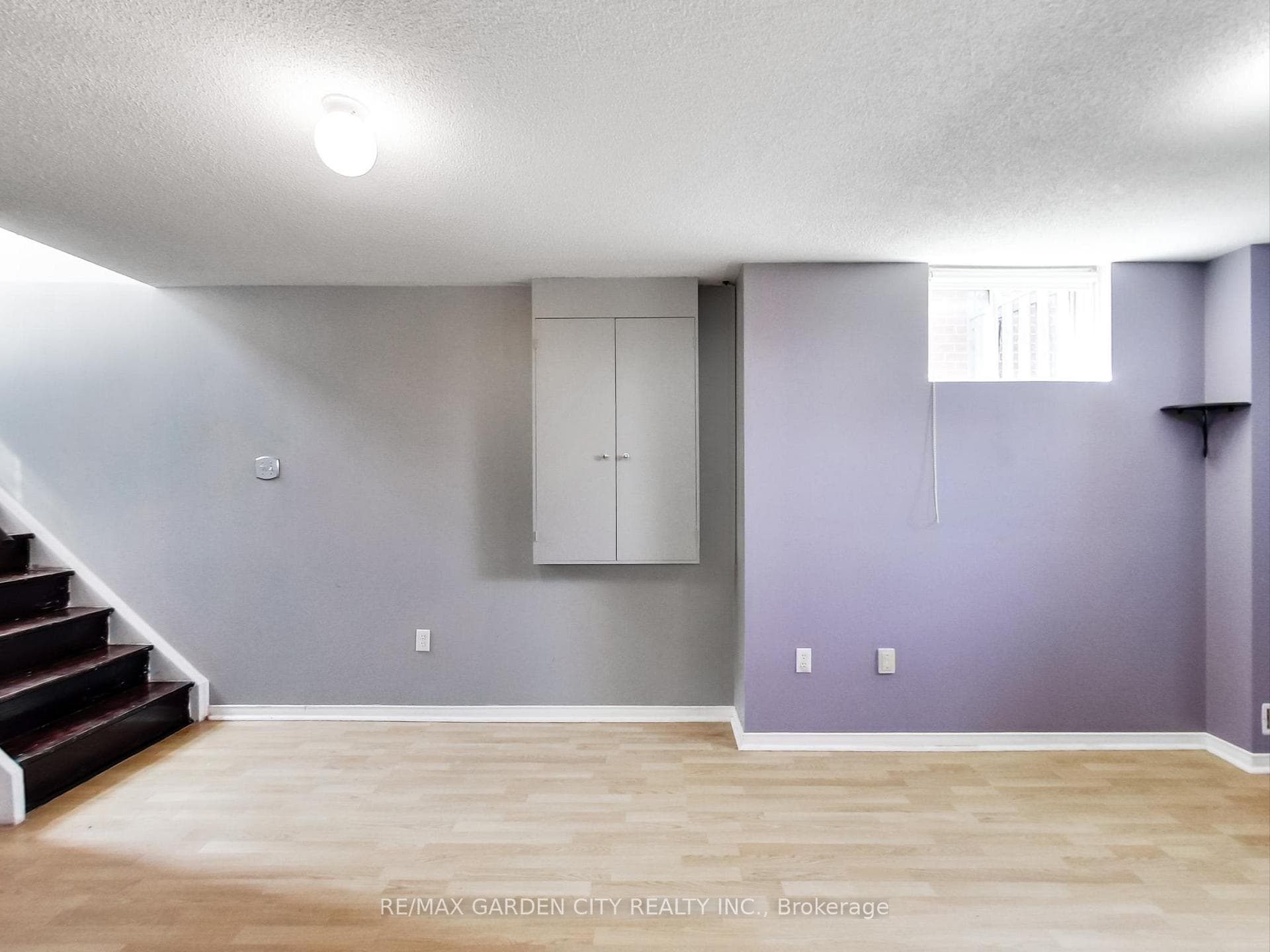 Spacious Rec Rm