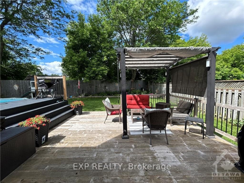 19 TOWNSEND Drive photo 25