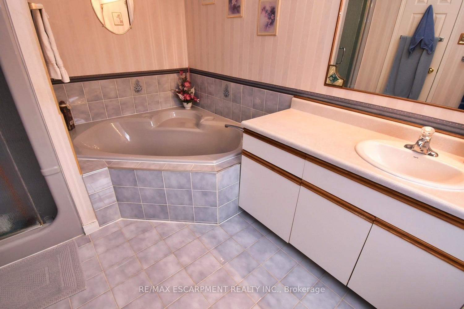 54 Ramsden Drive photo 23