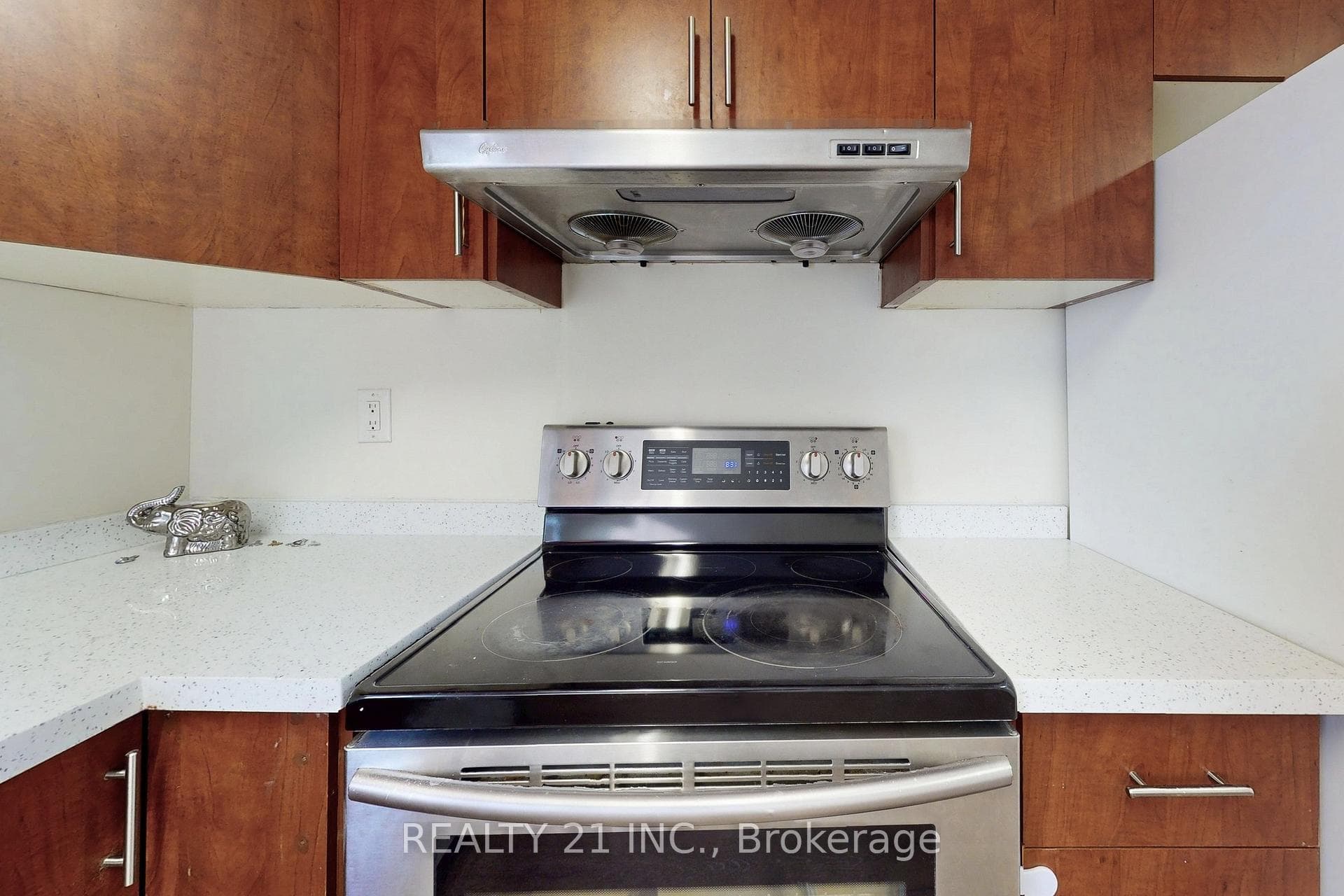 3131 Churchill Avenue photo 13
