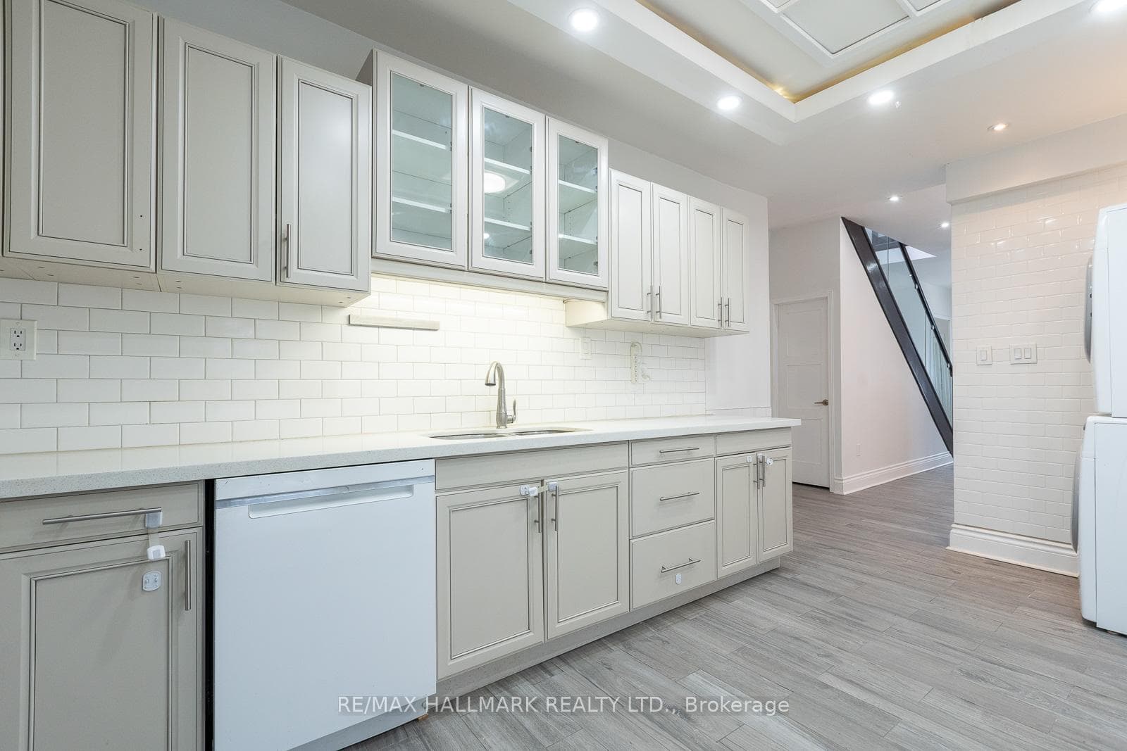 908 Eastern Avenue photo 26