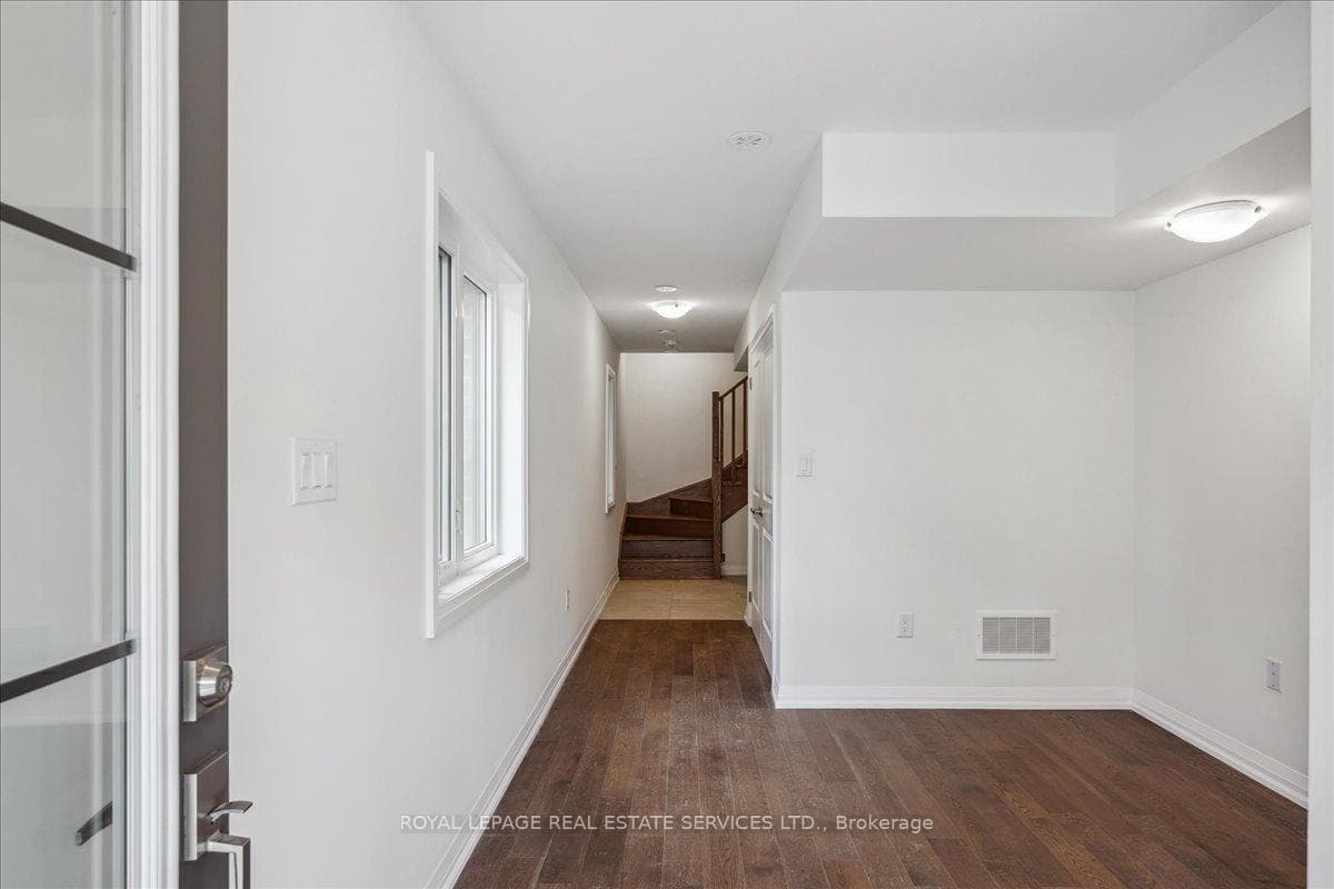 81 Norwich Crescent photo 3