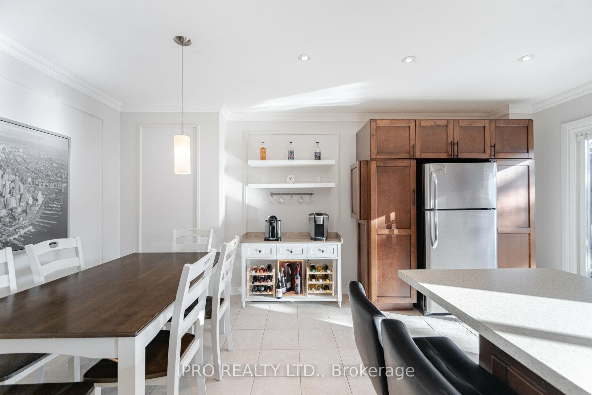 371 Bronte Street Unit 9 photo 6