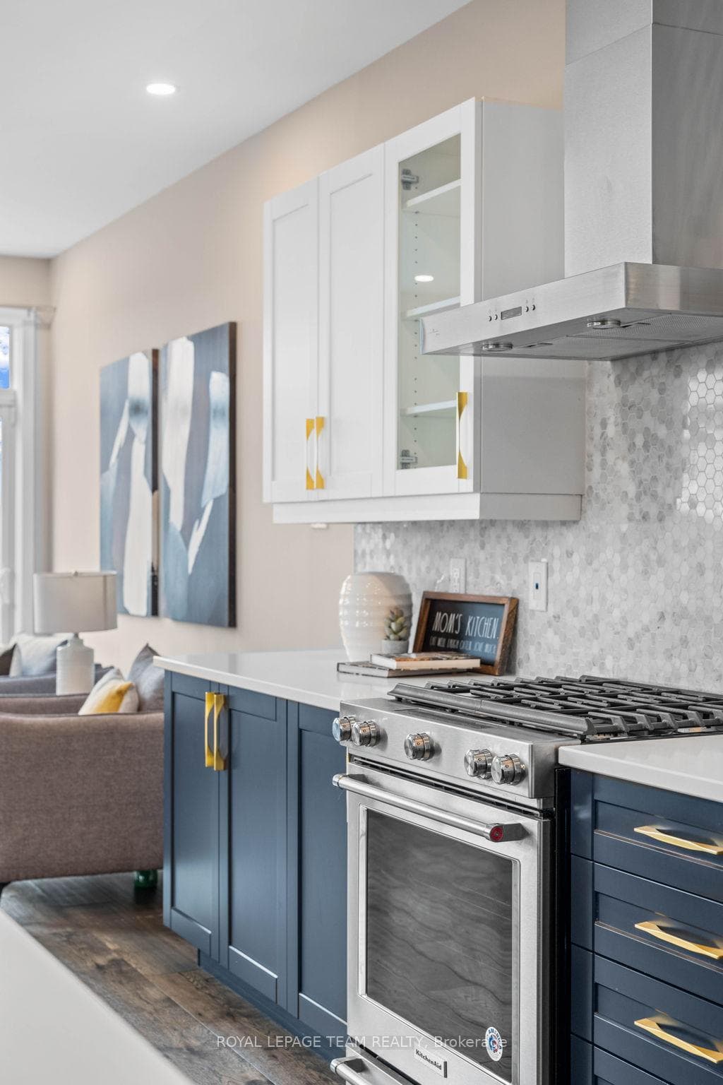 210 TAURUS Place photo 9