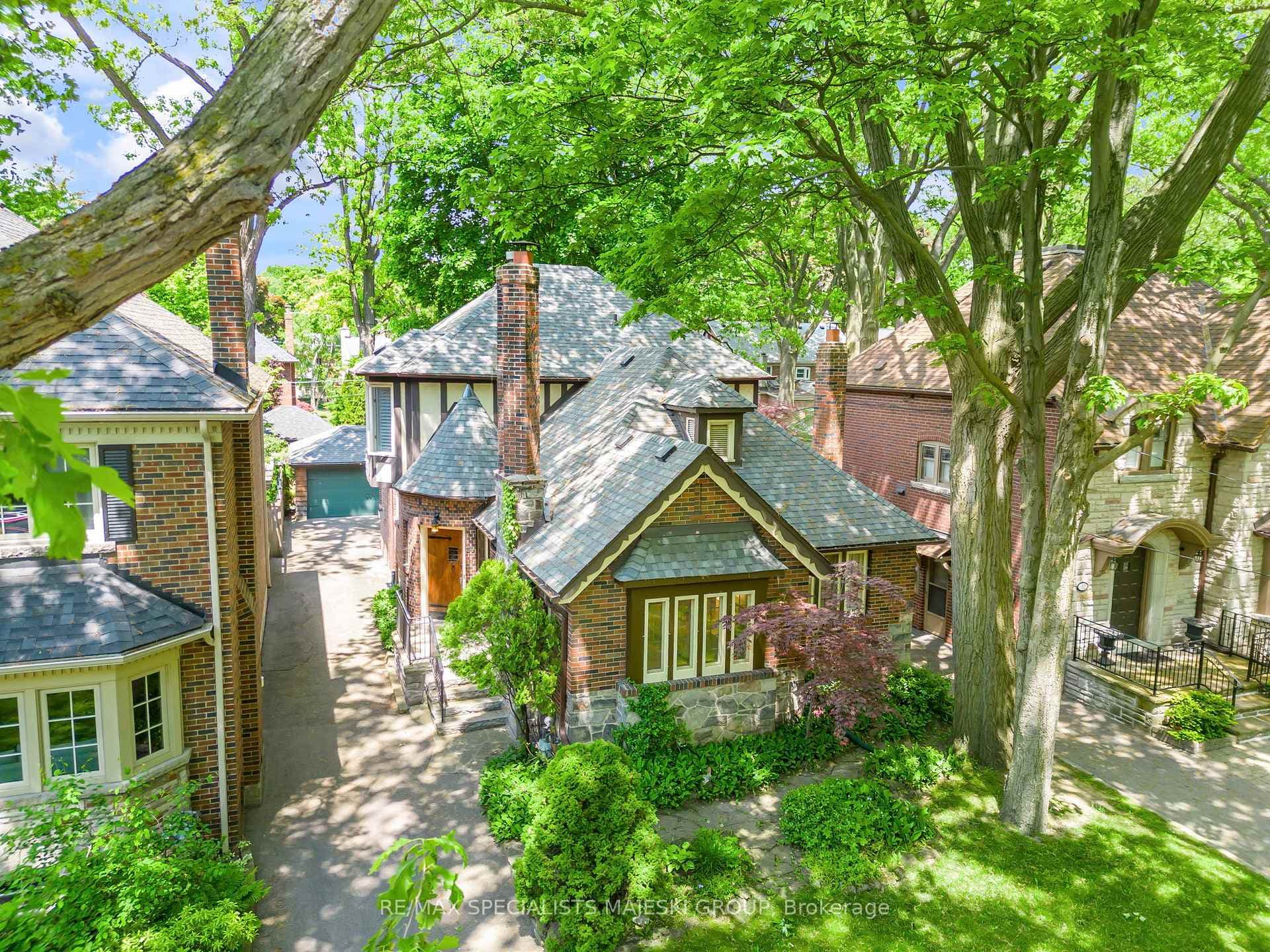 34 White Oak Boulevard photo 1
