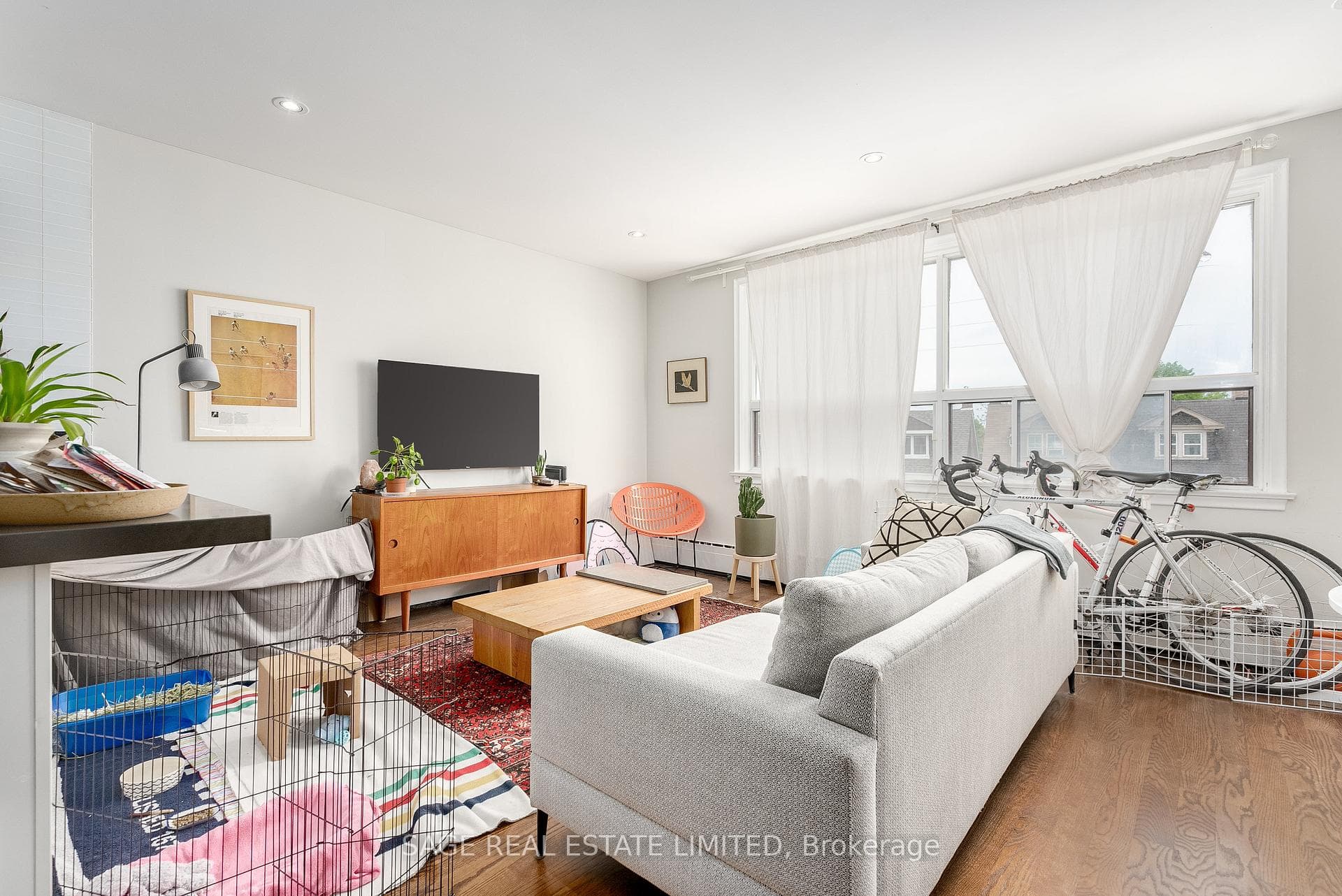 1032 Davenport Road Unit Upper photo 19