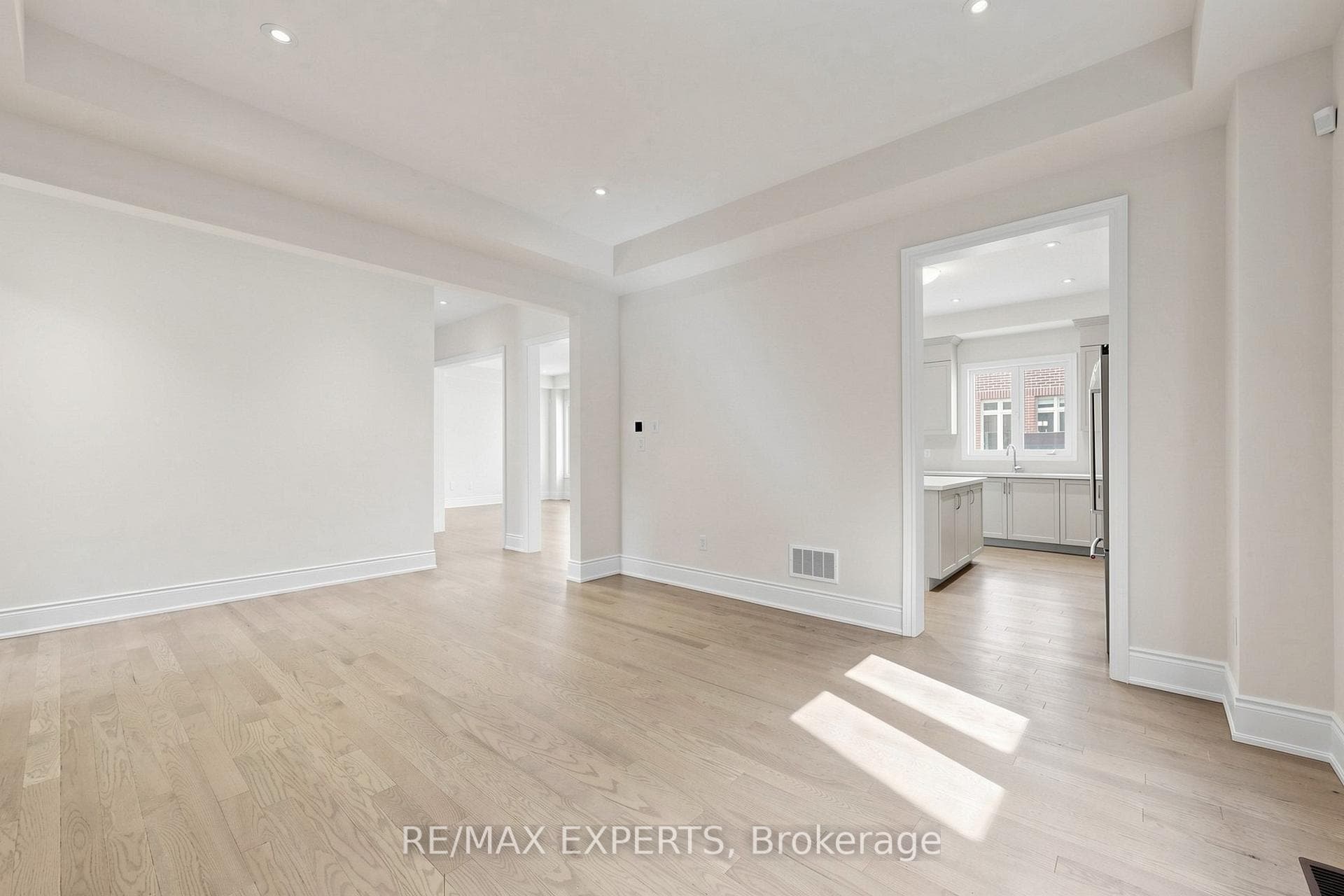 60 Bud Leggett Crescent photo 17