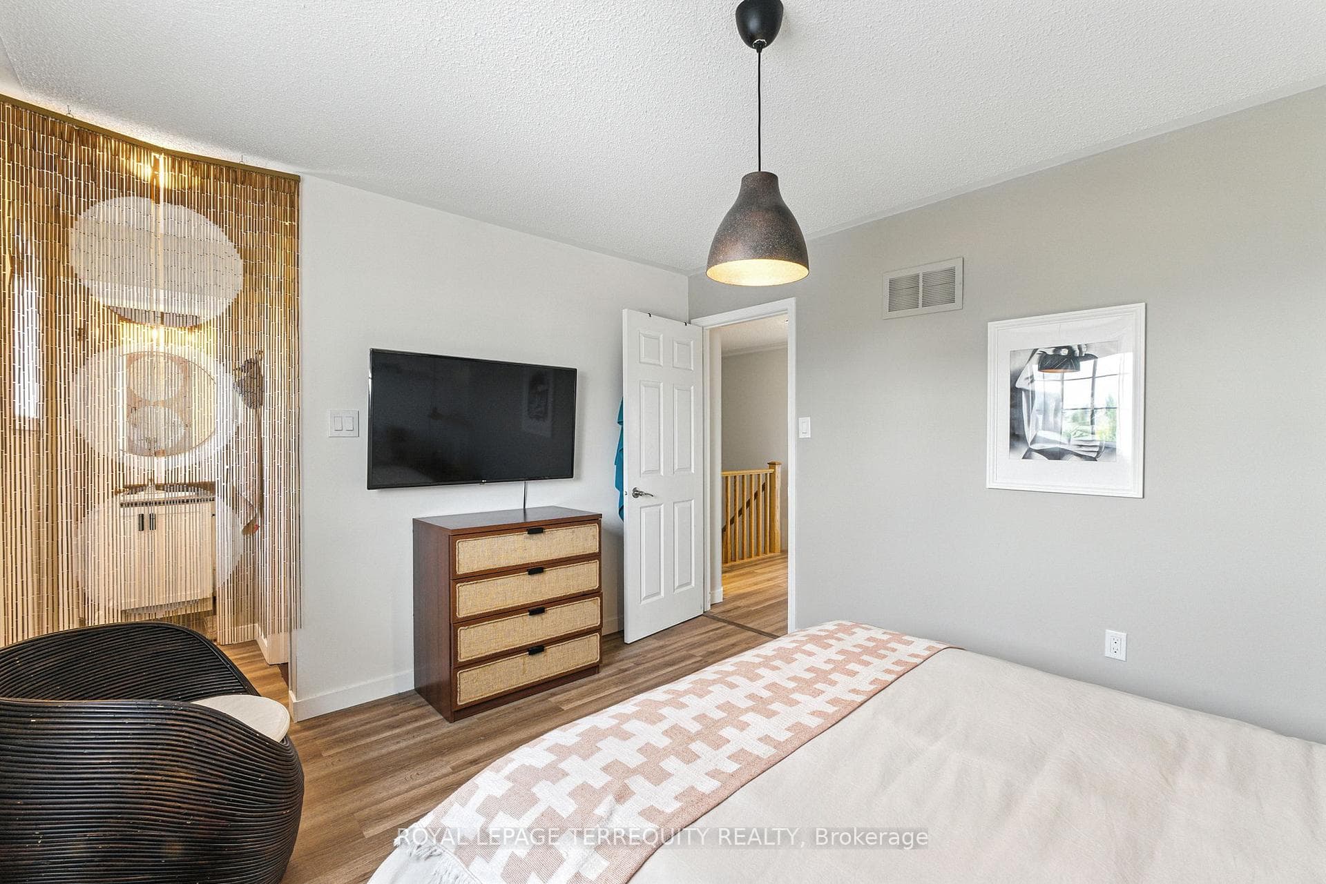 1117 Riddell Crescent photo 26