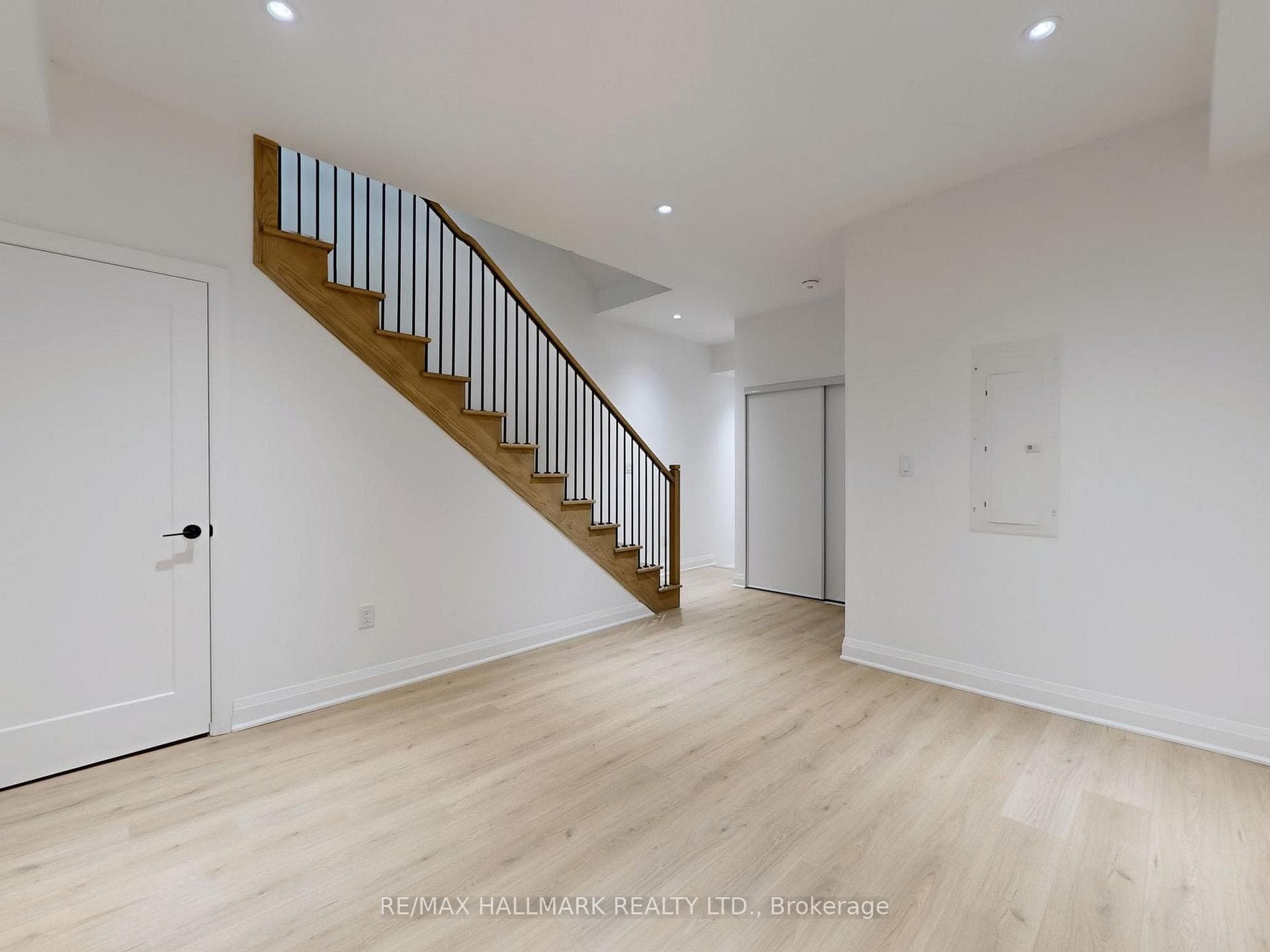 94 Alton Crescent photo 26