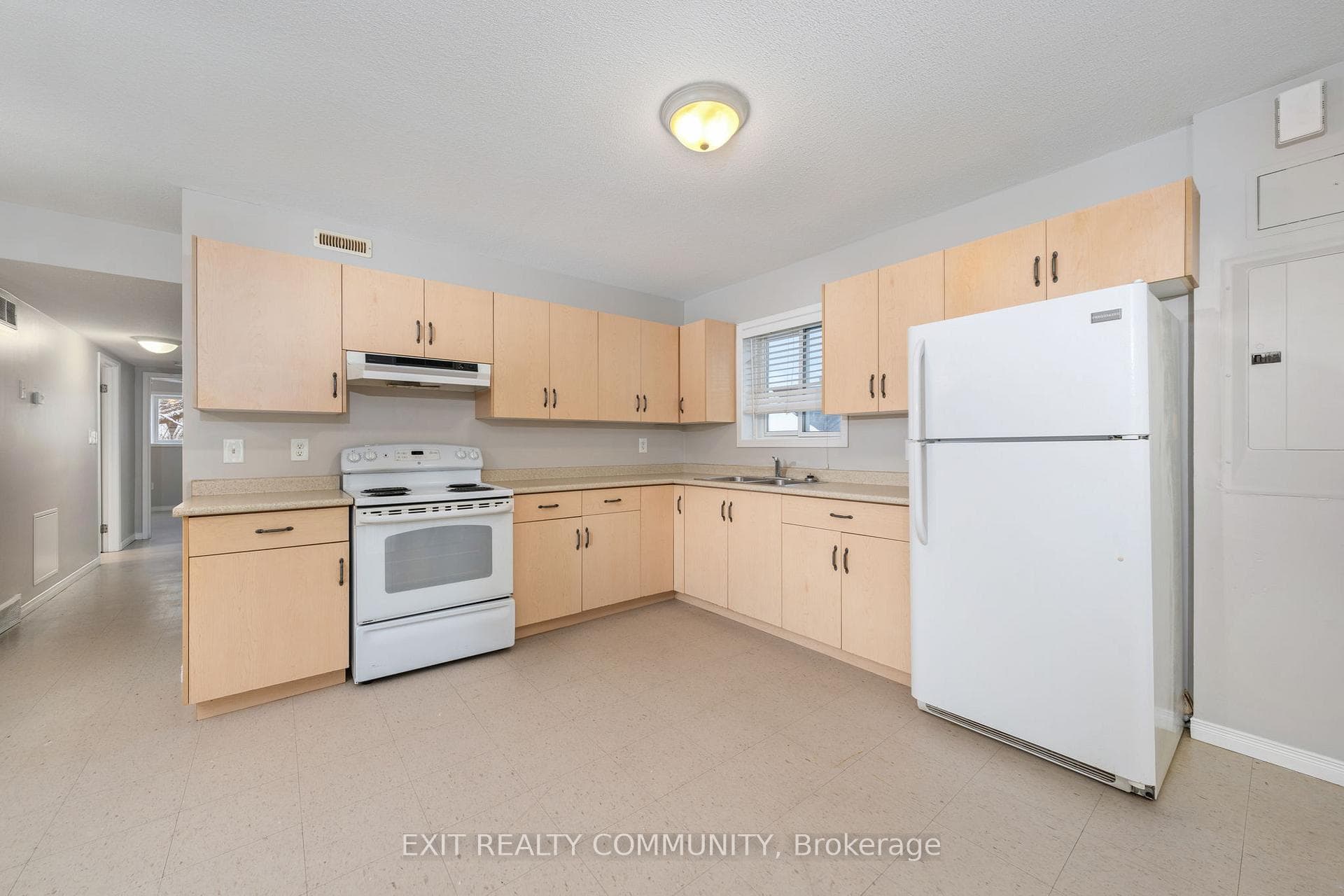 208 Christina Street photo 15
