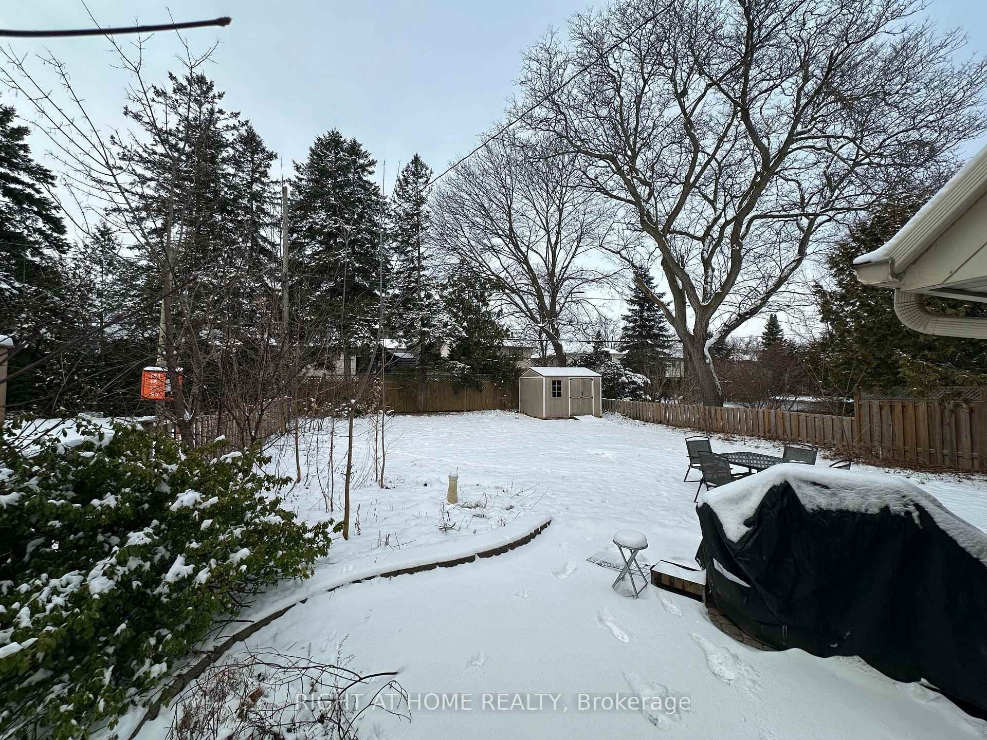 6 Almond Avenue photo 36