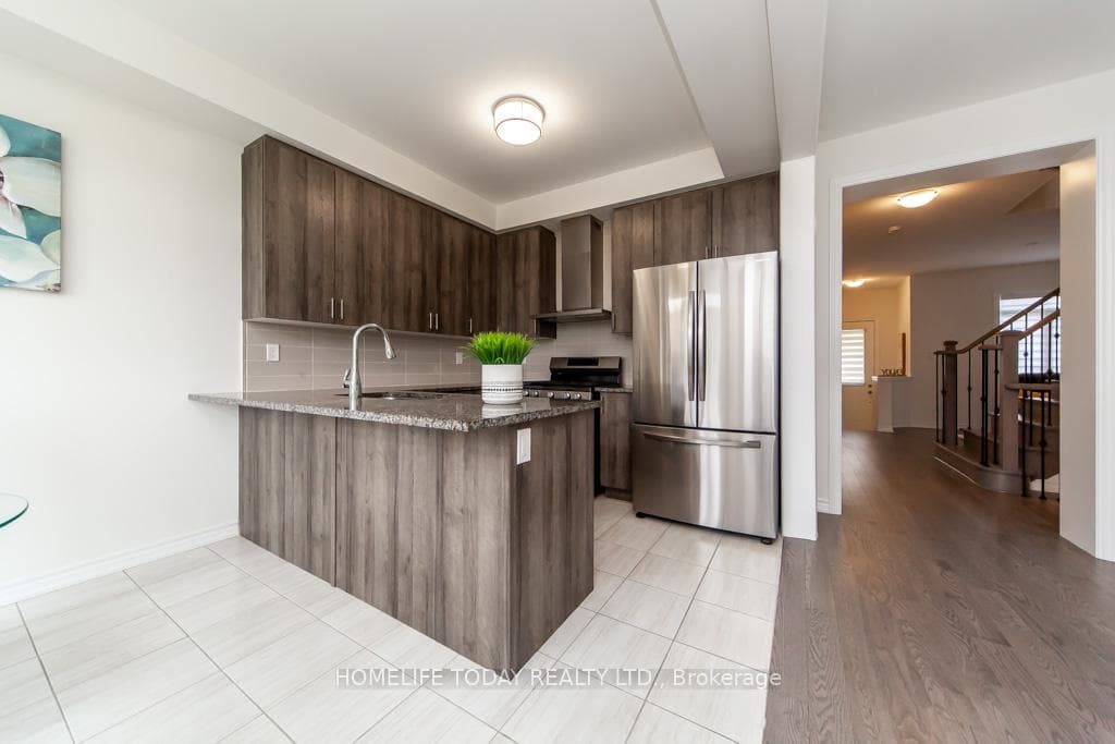 9 Hickling Lane photo 15