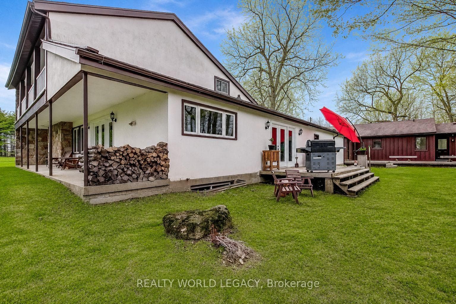 2236 Centre Road photo 34