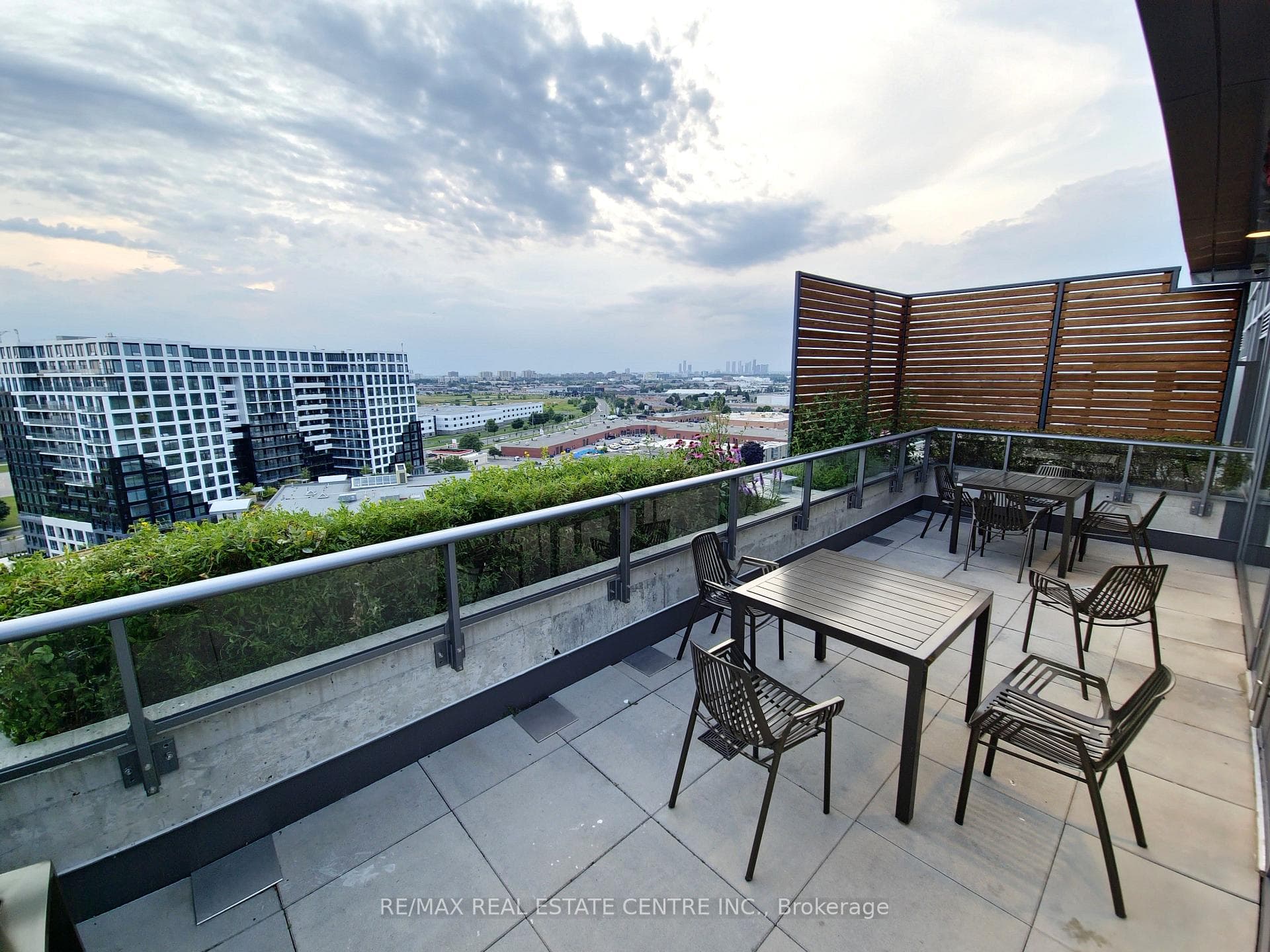 10 De Boers Drive Unit 1003 photo 2