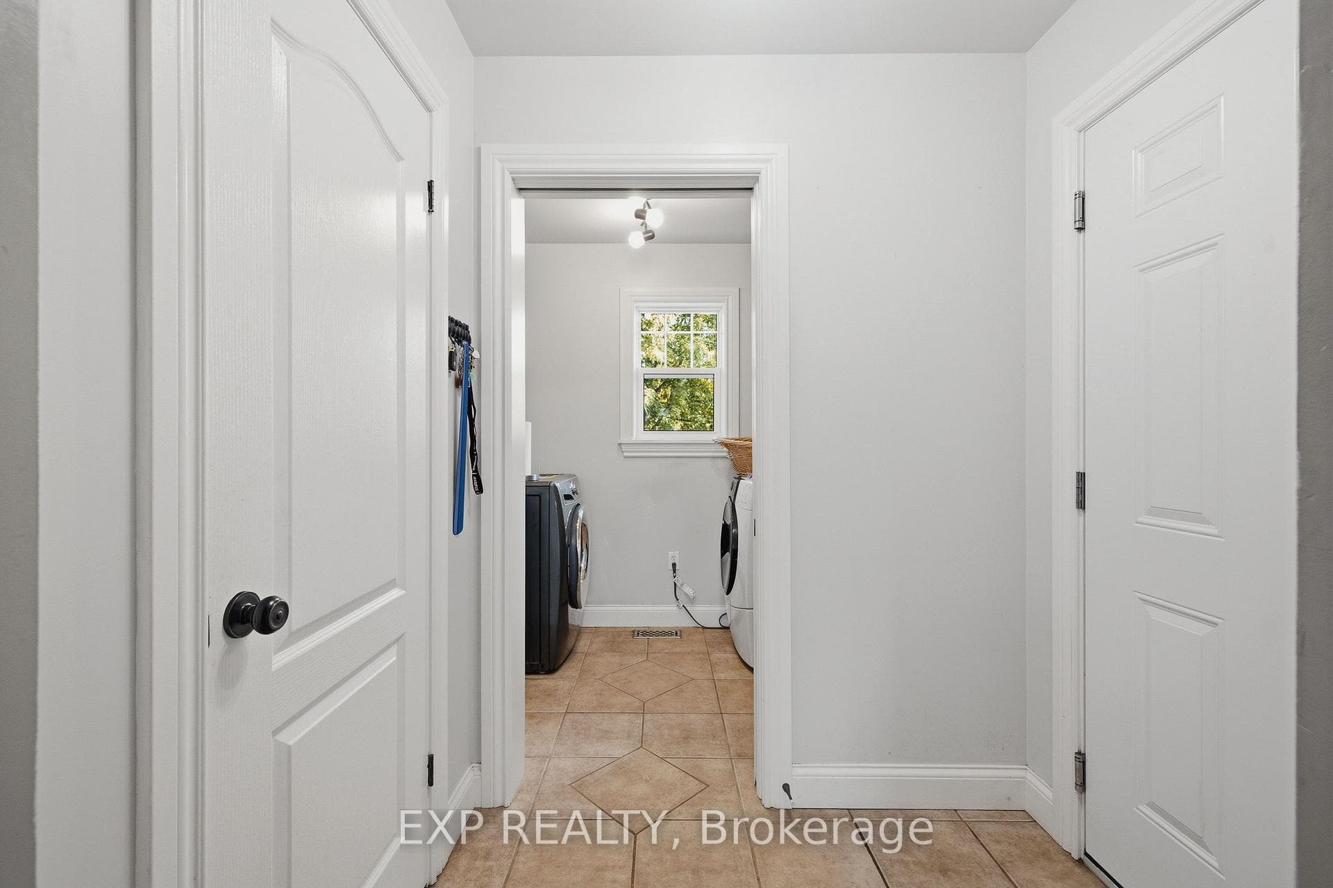 14 Regency Drive photo 18