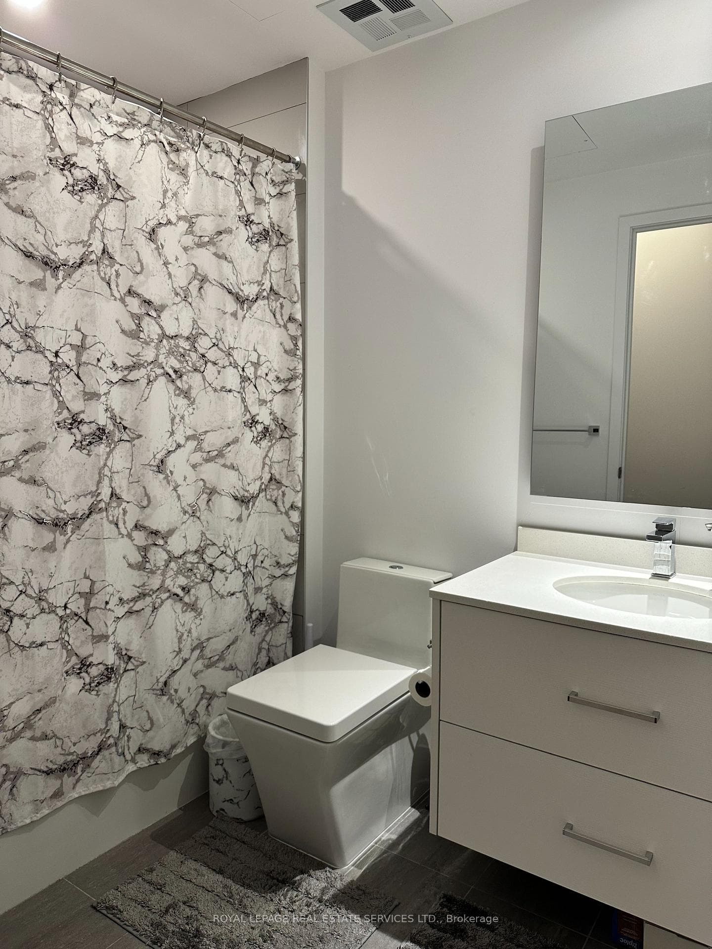 488 University Avenue Unit 2703 photo 14