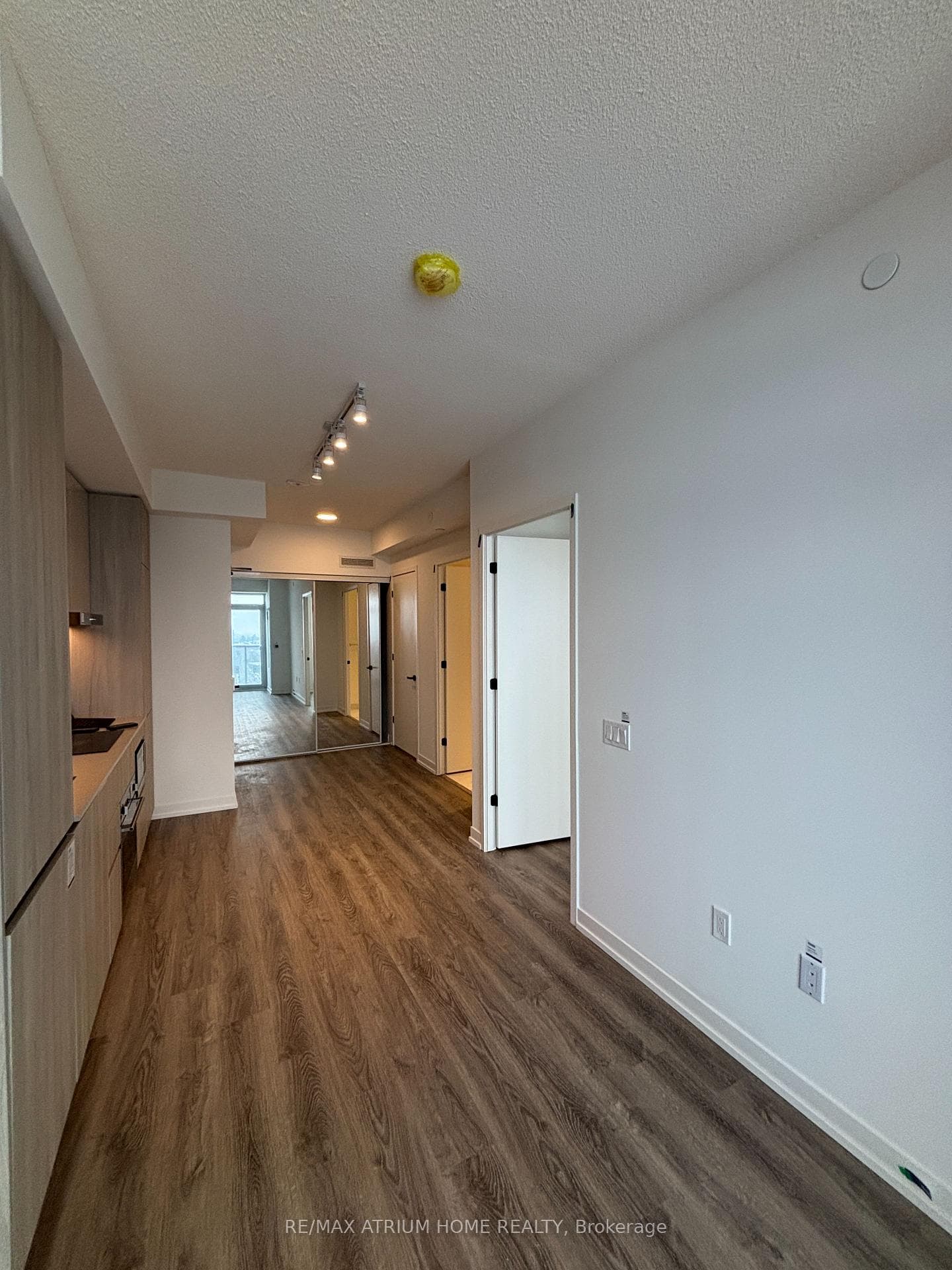8 Interchange Way Unit 5808 photo 7
