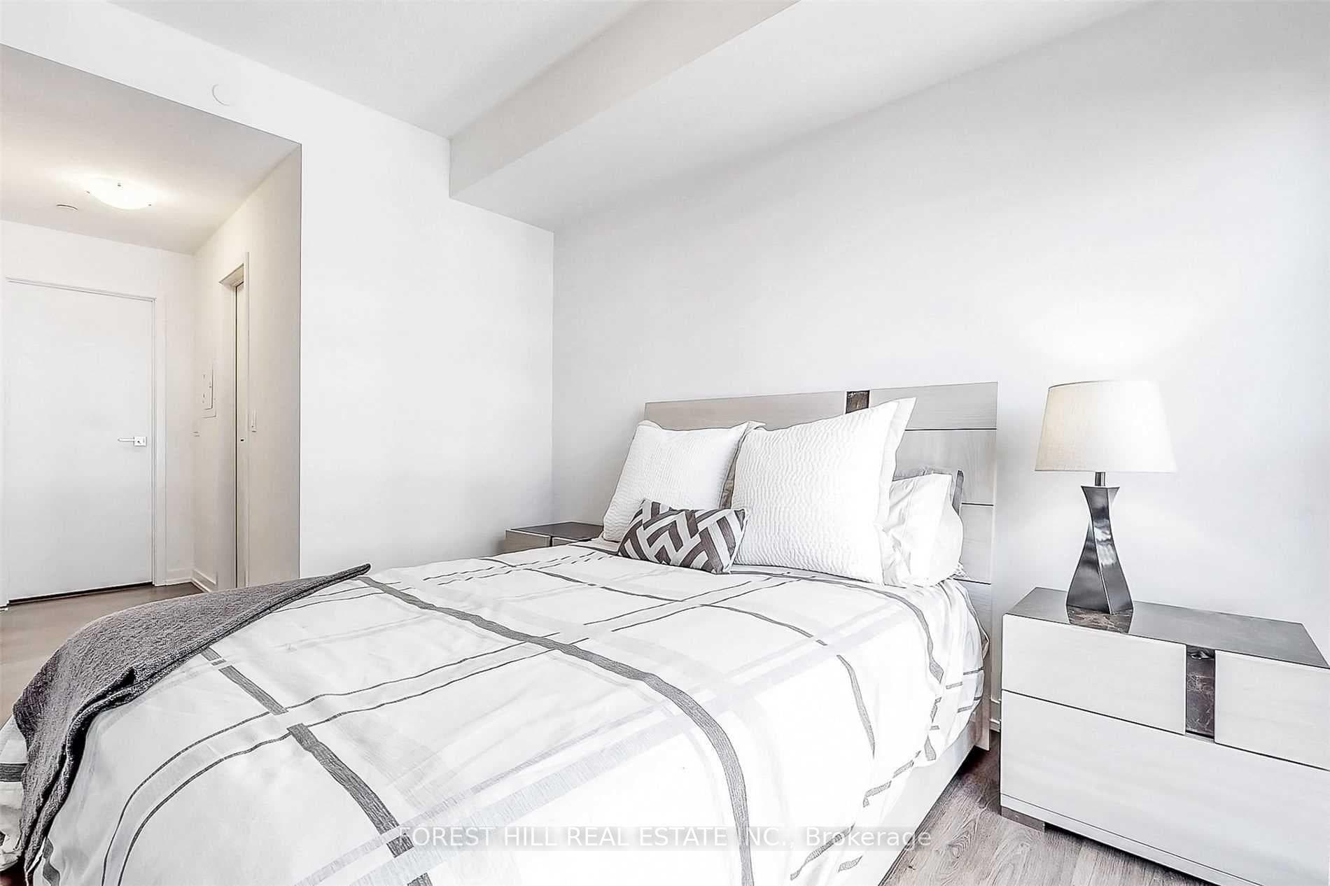89 Dunfield Avenue Unit 907 photo 12