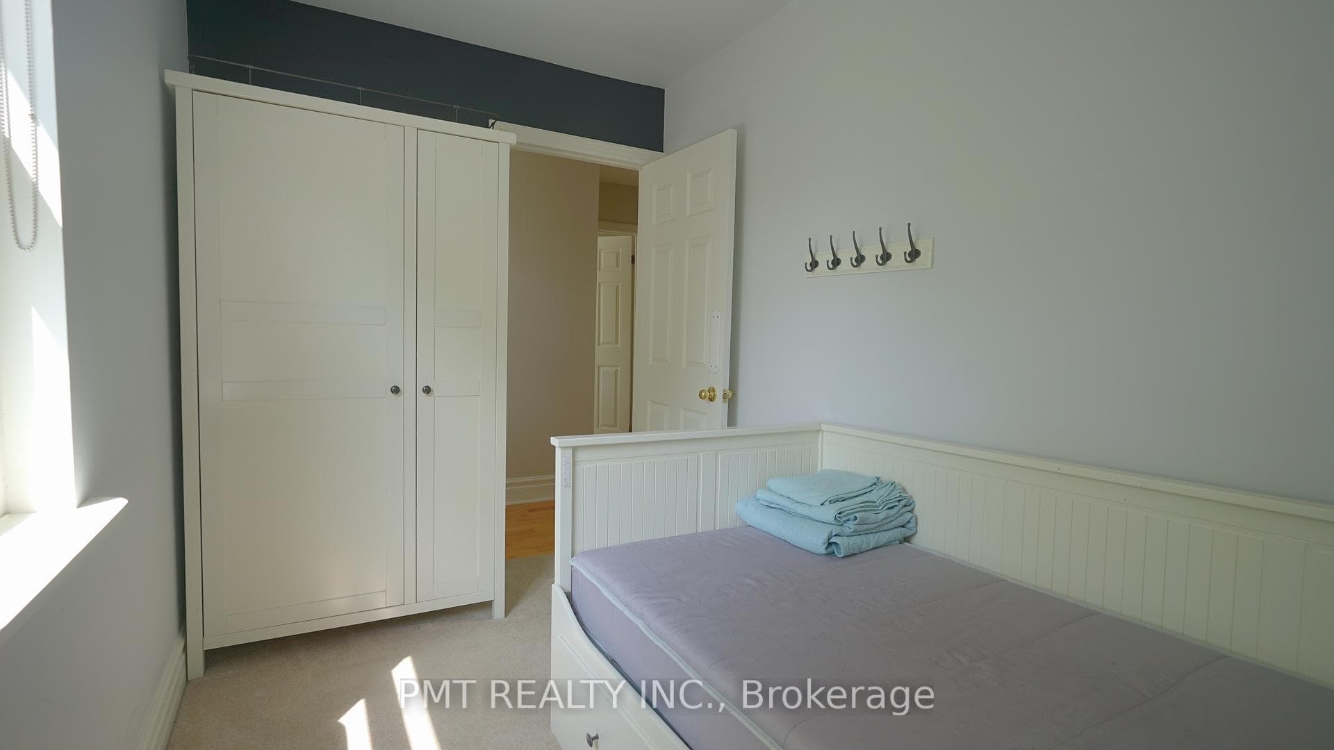 31 Burgess Avenue photo 17