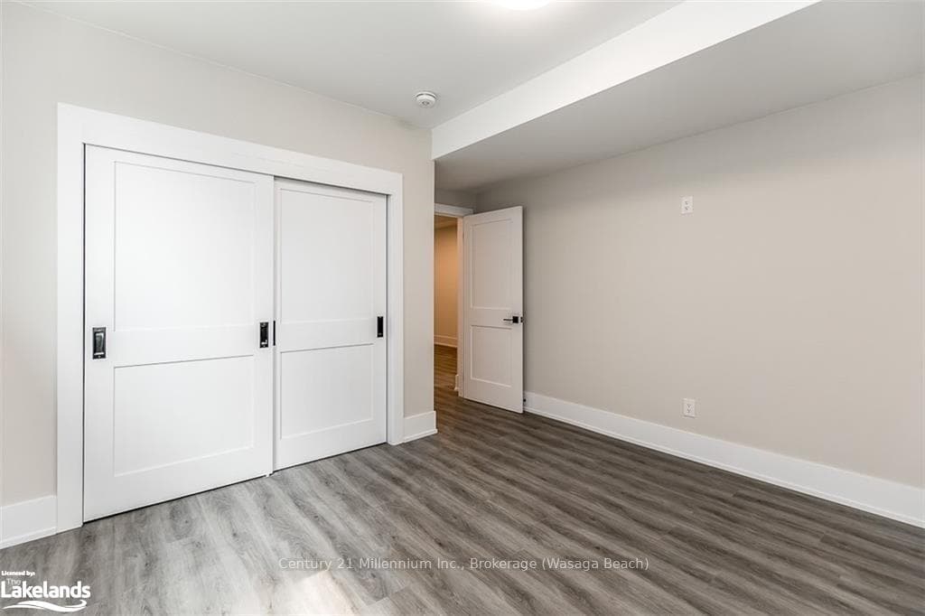 18 LAKESHORE Road photo 41