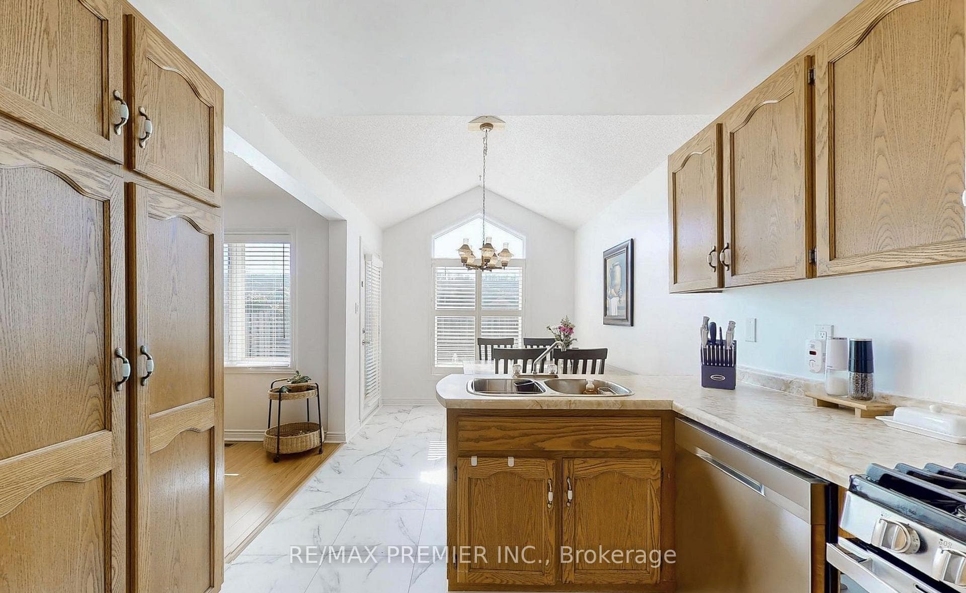9 Wentworth Drive Unit 13 photo 13