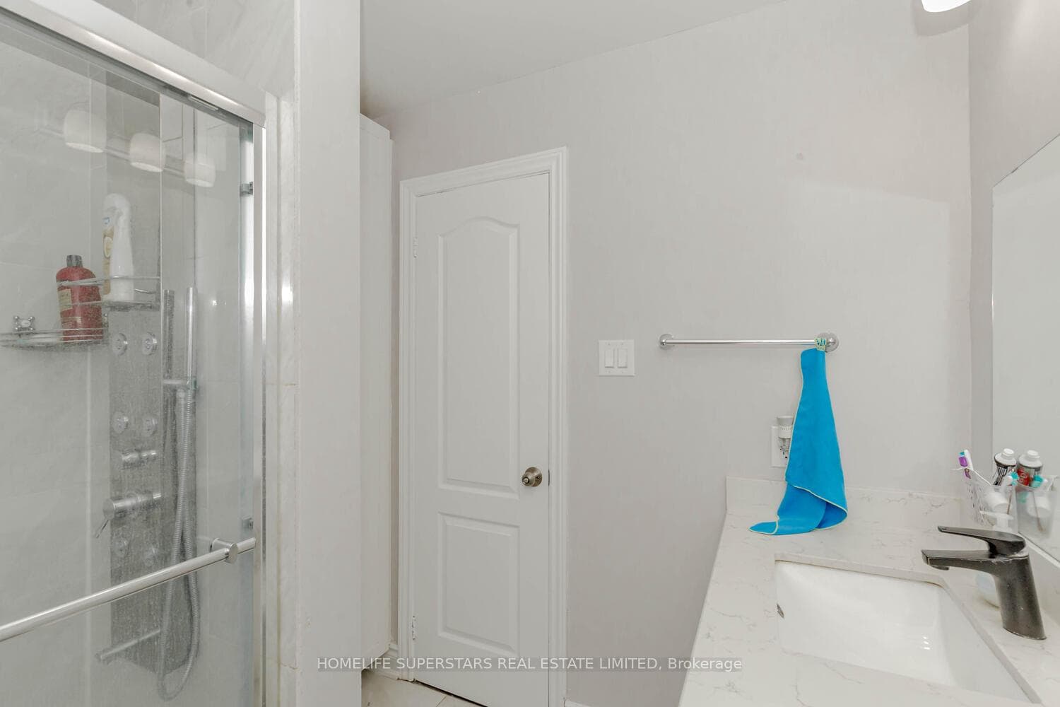 87 Aloma Crescent photo 16
