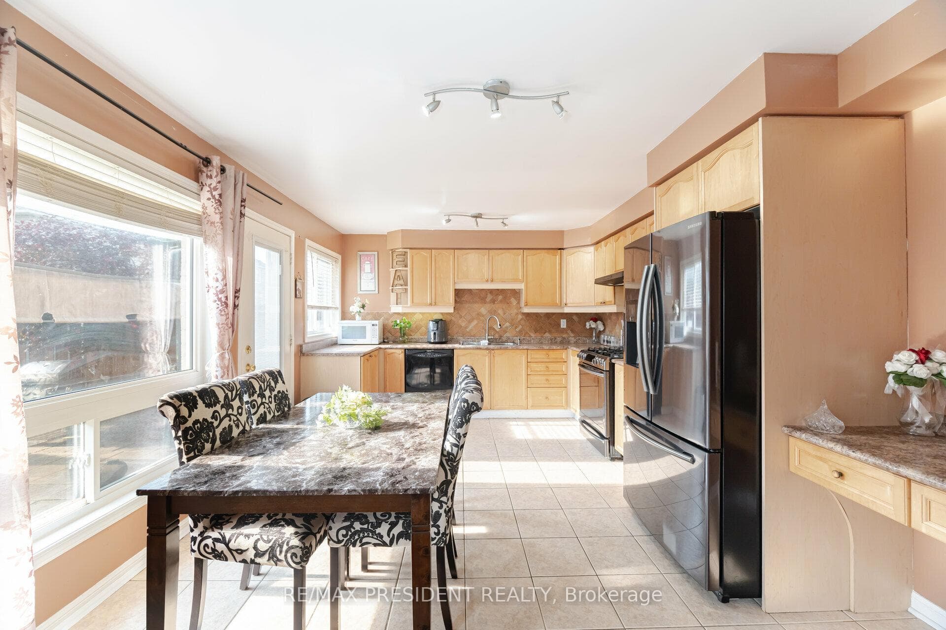 30 Marshmarigold Drive photo 17