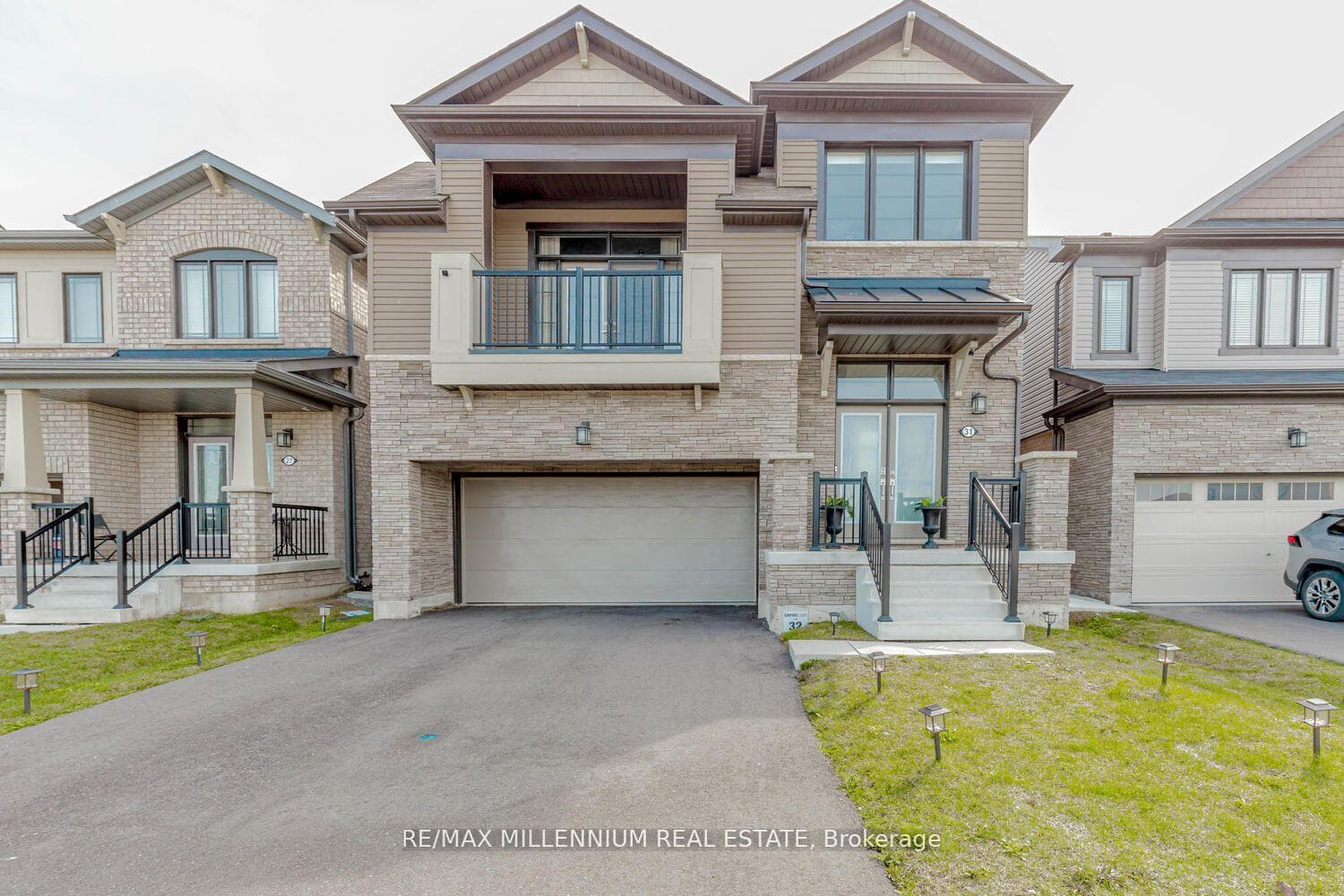 31 Royal Coachman Way photo 1