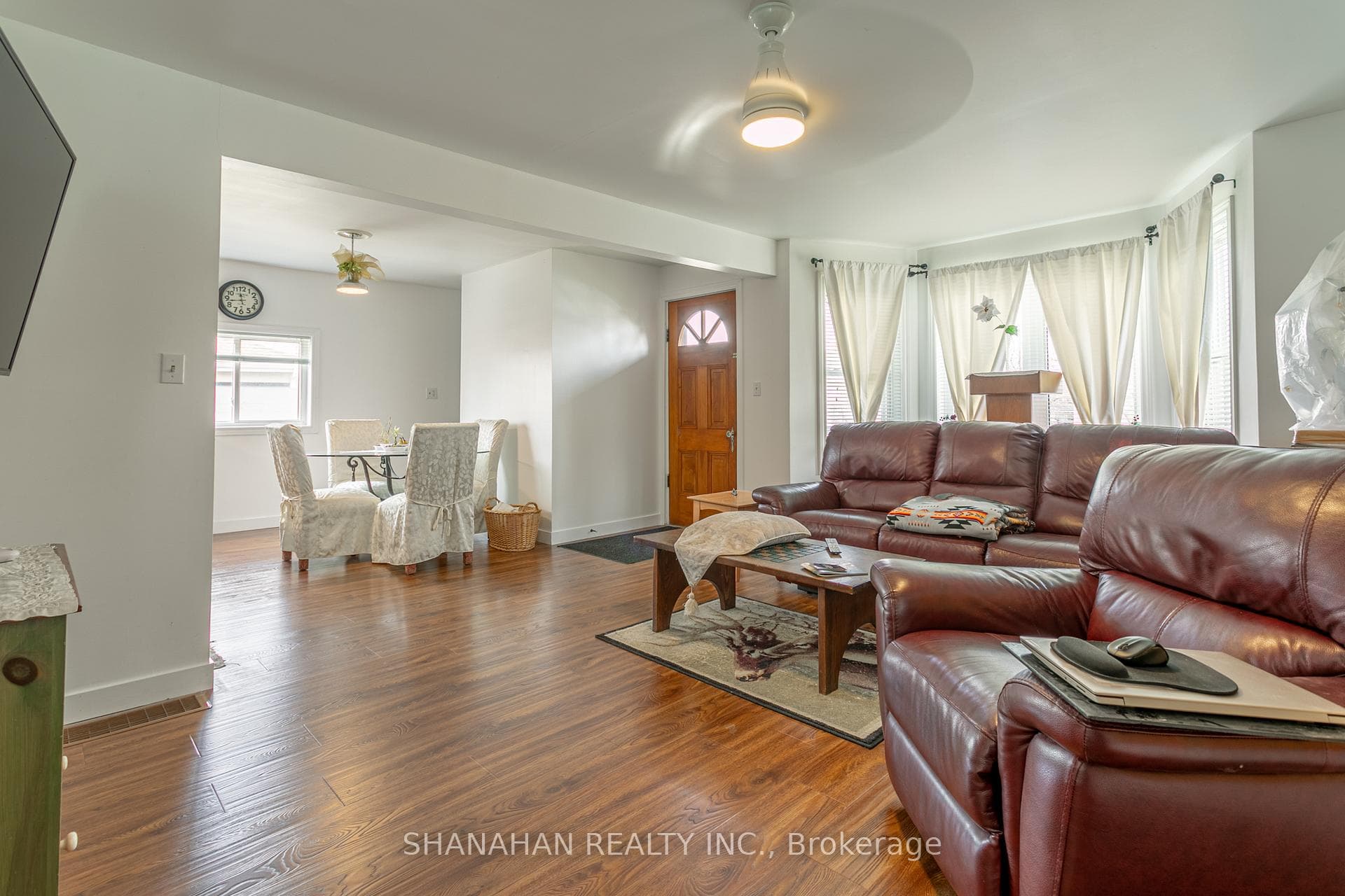 438 Huron Street photo 8