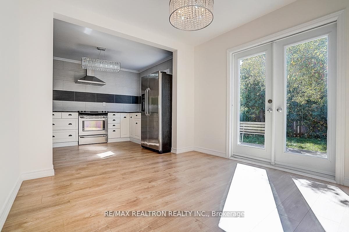 31 Blair Crescent photo 14