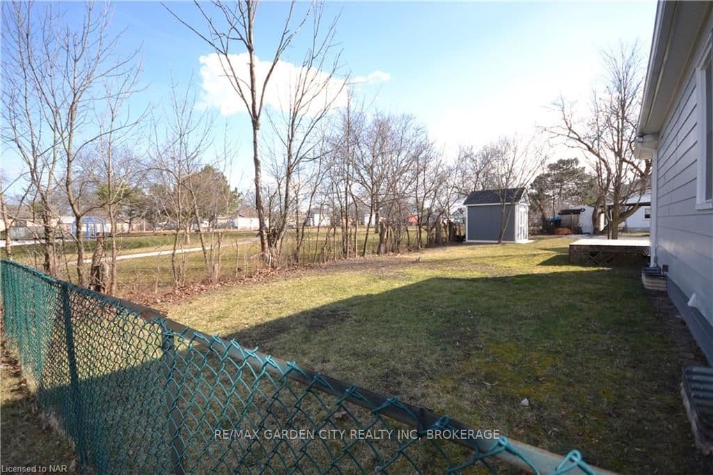 201 BEATRICE Street photo 20