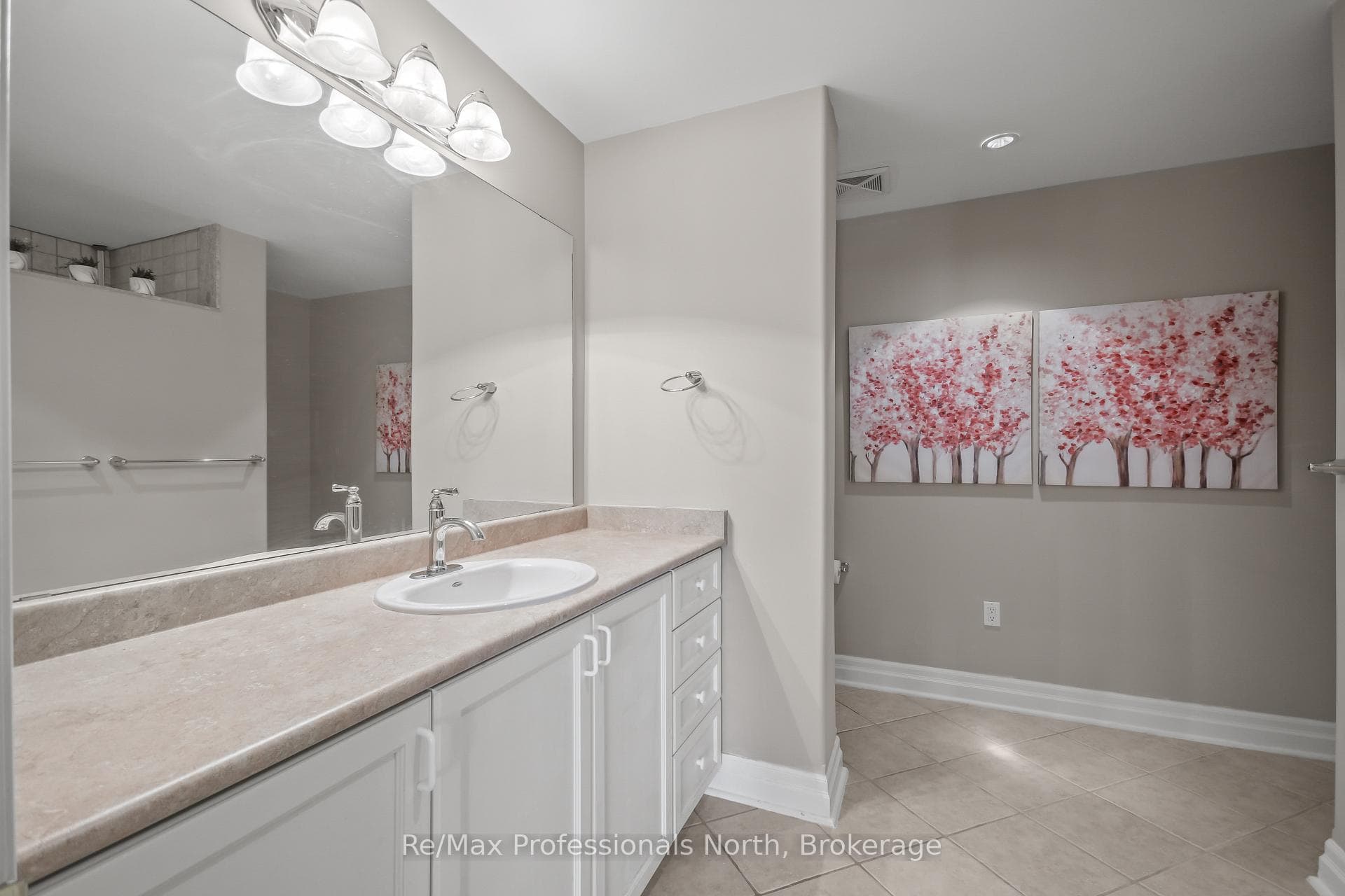 Primary 3 piece ensuite