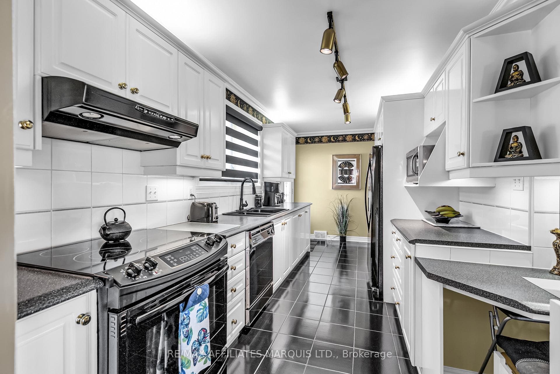 1413 Queen Street photo 12