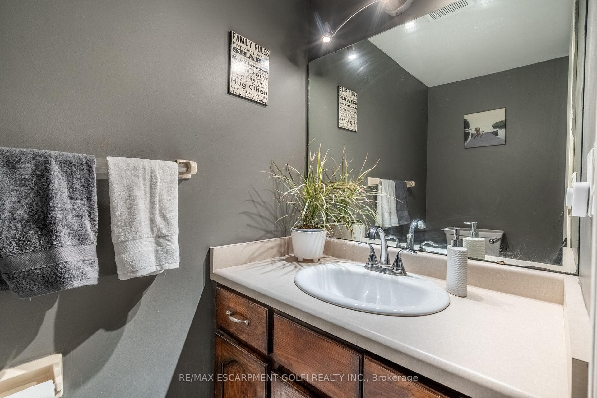 135 Imperial Road photo 16