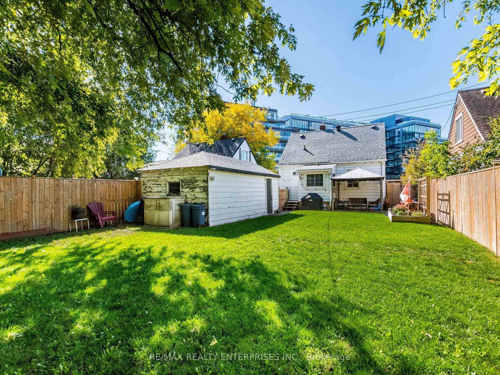 13 Avon Park Drive photo 41