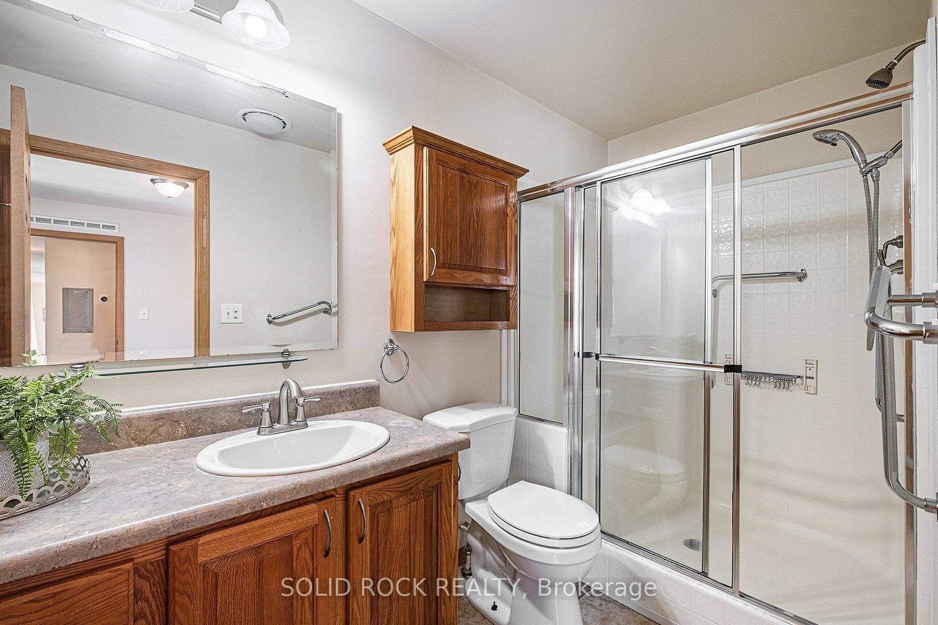 65 Vanier Road photo 19